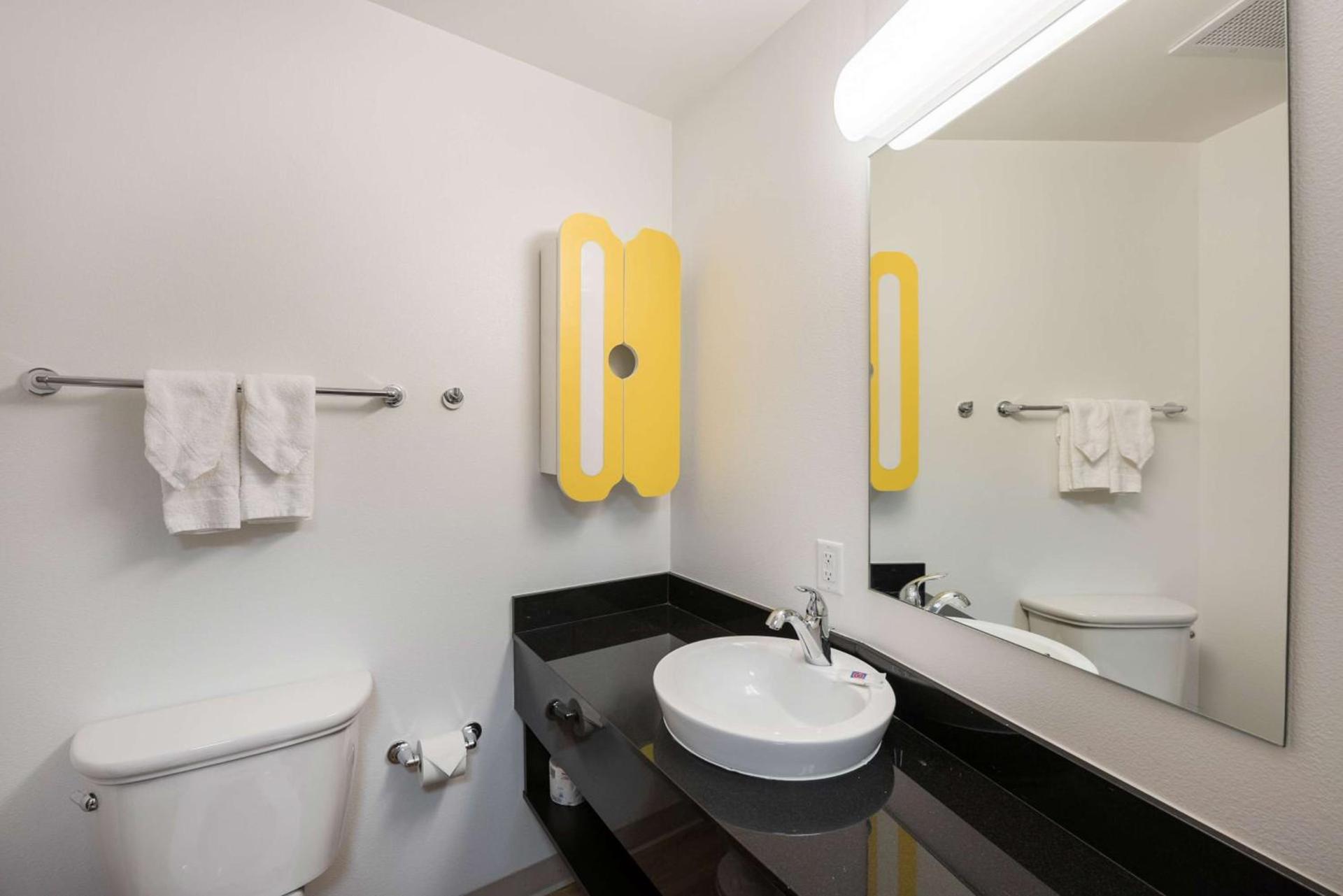 Studio 6-Mccarran, NV - Sparks - Tahoe - Reno Industrial Center photo 20