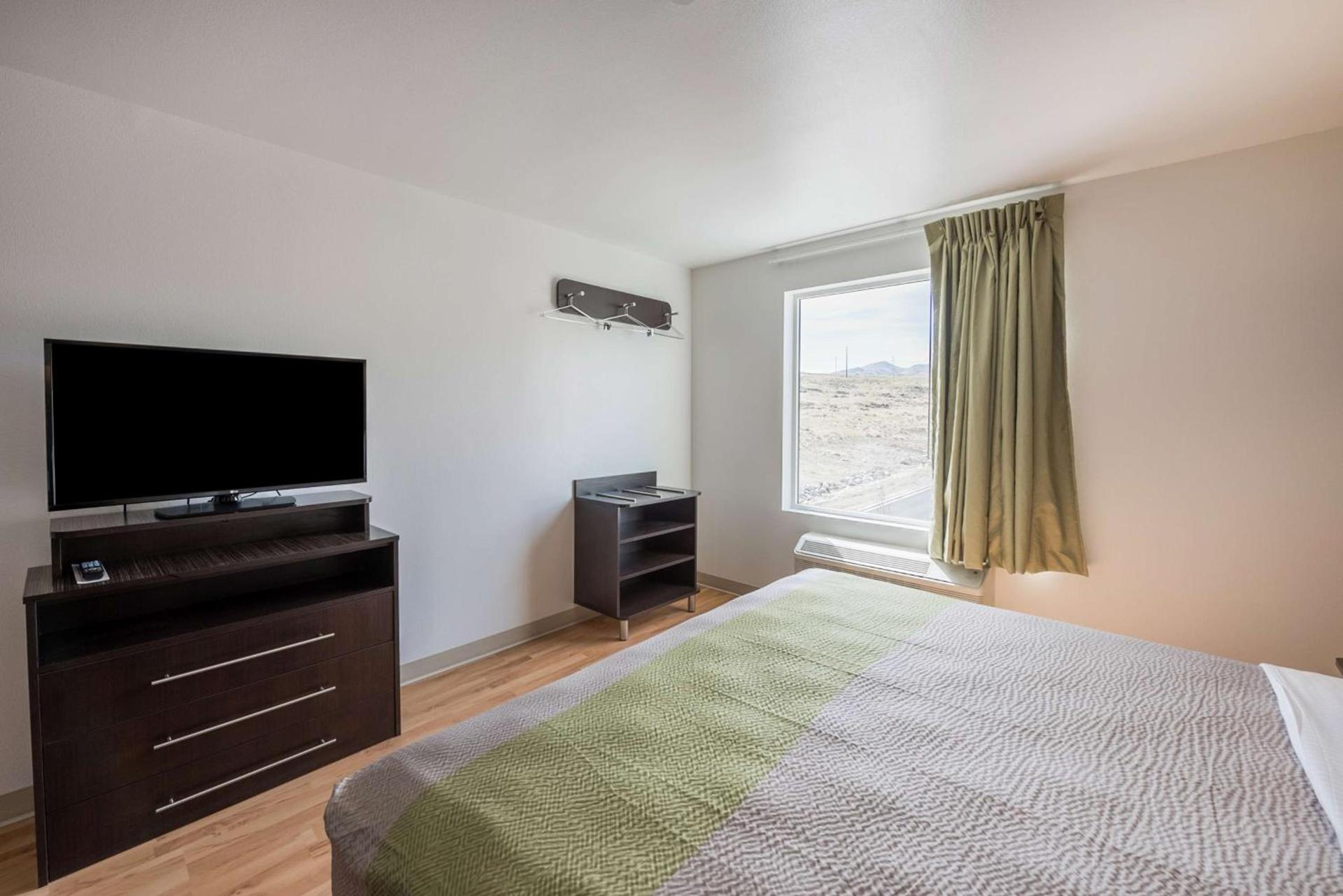 Studio 6-Mccarran, NV - Sparks - Tahoe - Reno Industrial Center photo 5