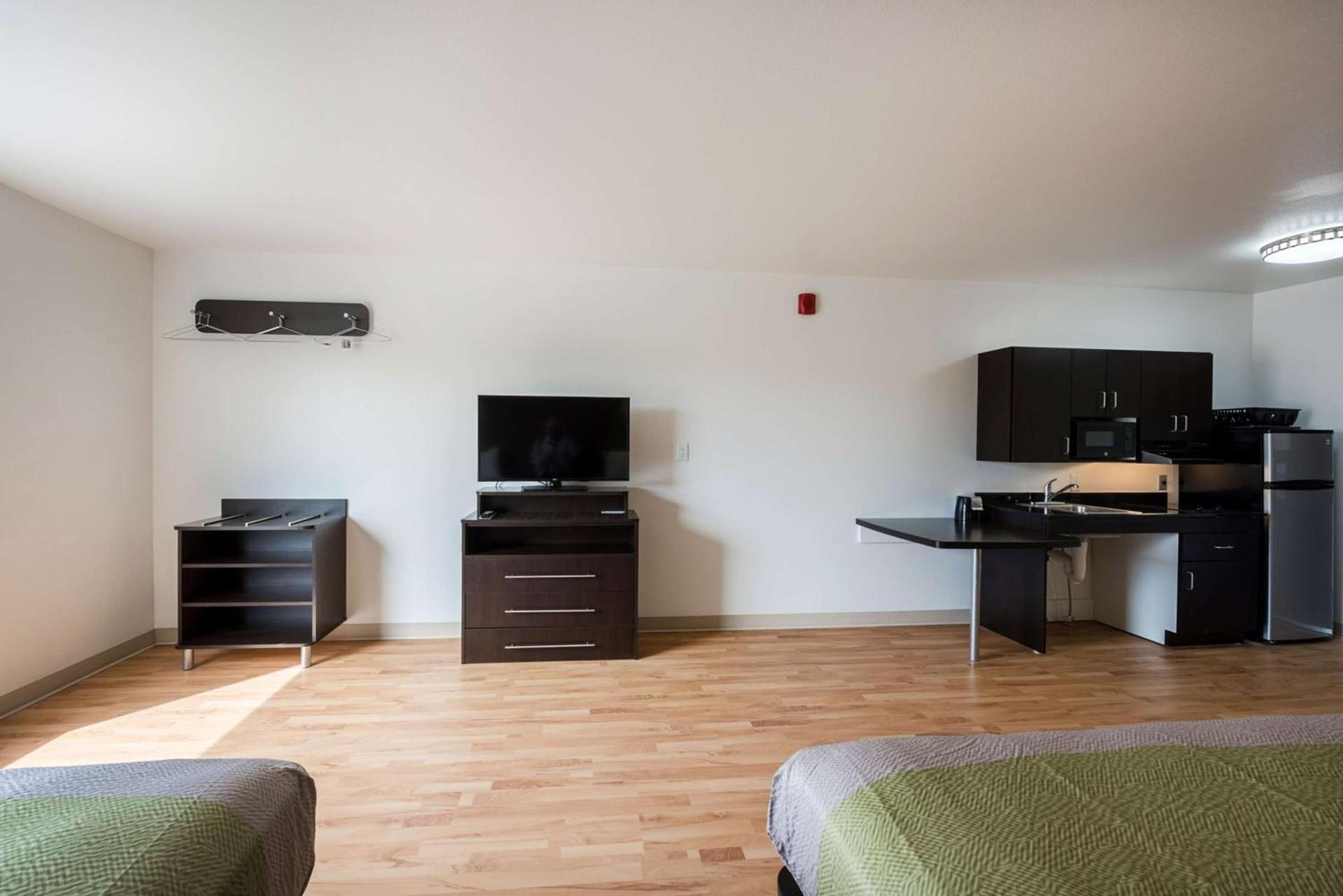 Studio 6-Mccarran, NV - Sparks - Tahoe - Reno Industrial Center photo 9