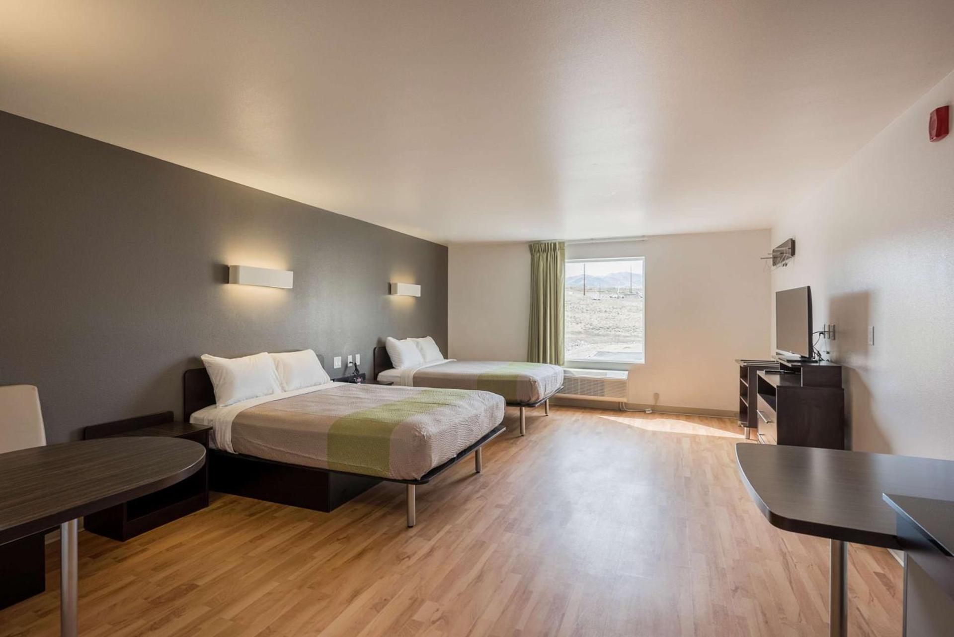 Studio 6-Mccarran, NV - Sparks - Tahoe - Reno Industrial Center photo 11
