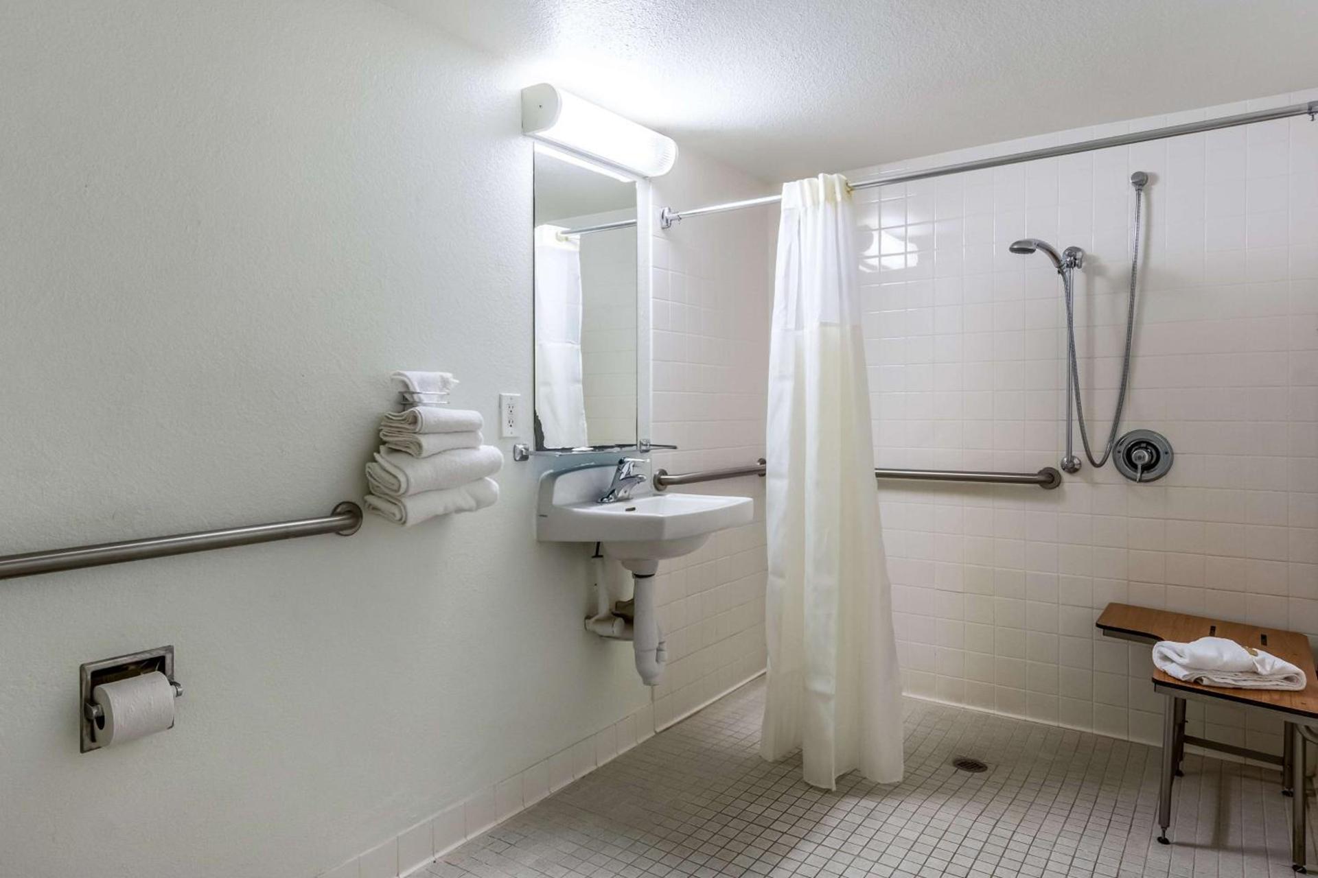 Studio 6-Buttonwillow, CA photo 26