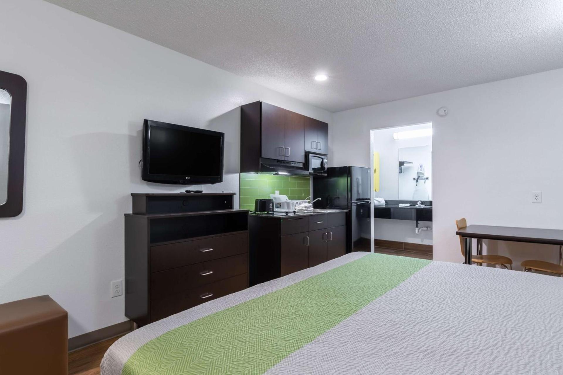 Studio 6-Bryan, TX - University Area photo 19