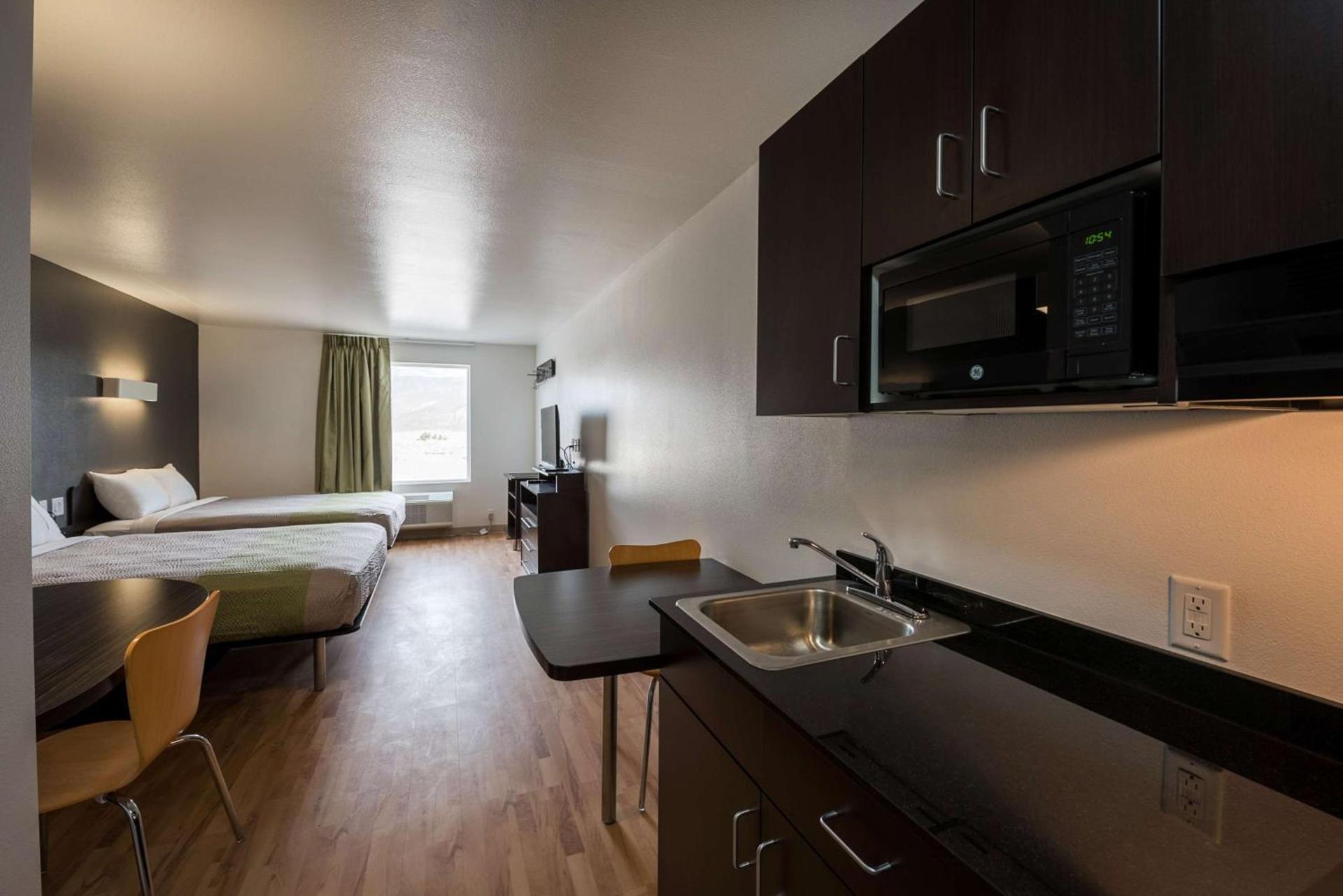 Studio 6-Mccarran, NV - Sparks - Tahoe - Reno Industrial Center photo 14