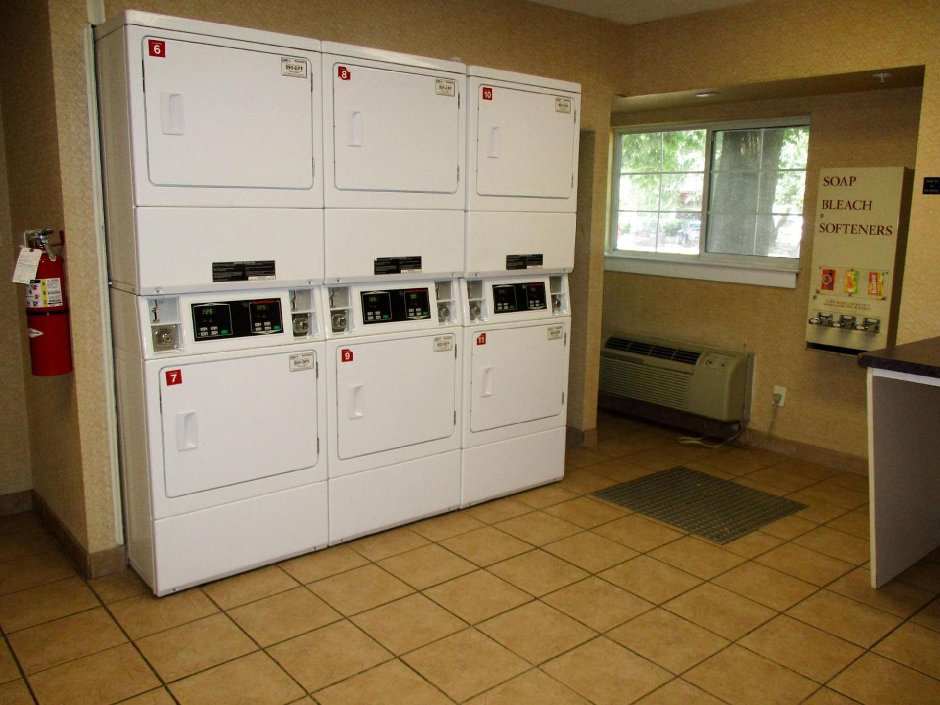 Studio 6 Extended Stay - Hampton, VA - Langley AFB Area photo 2