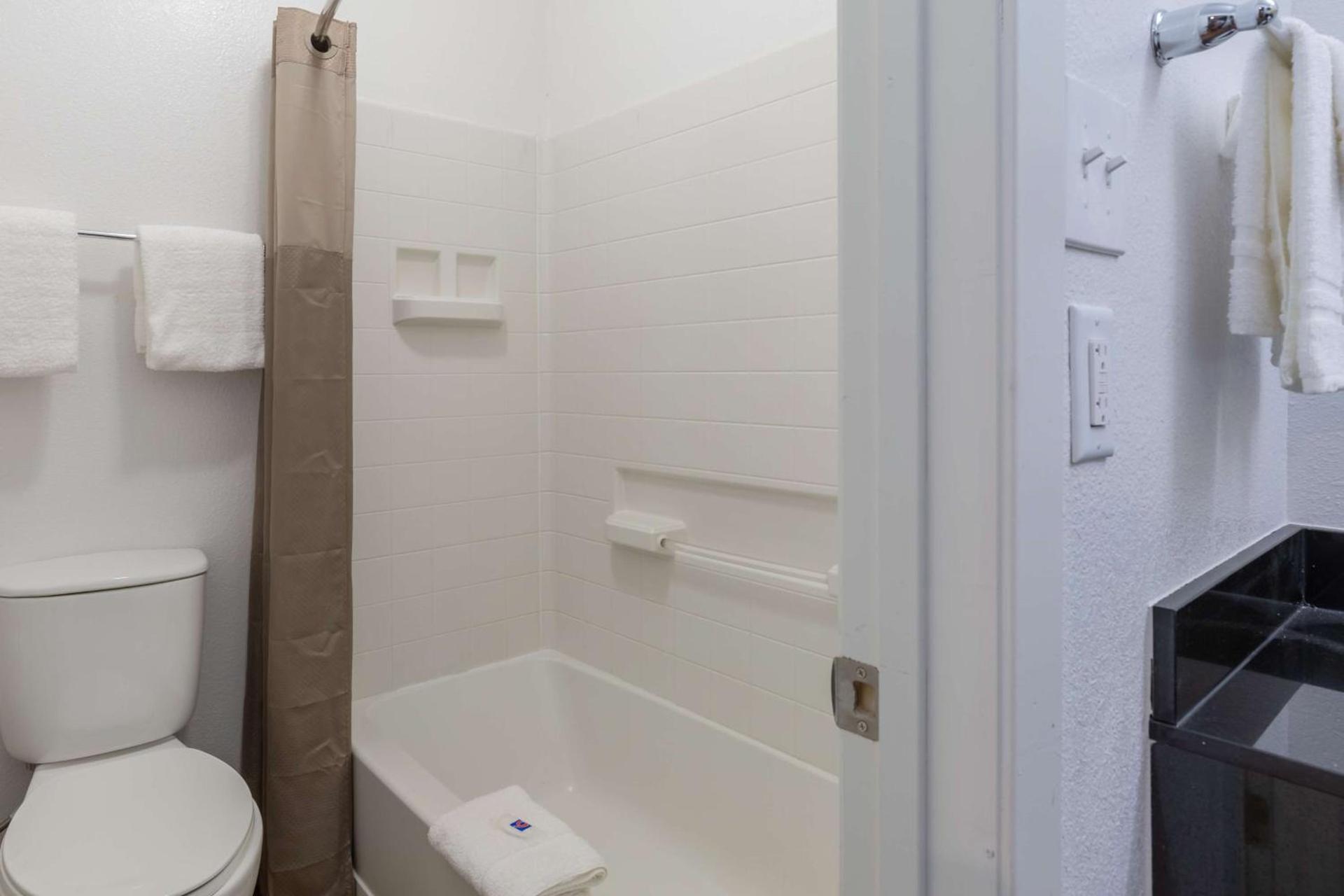 Studio 6-Bryan, TX - University Area photo 31