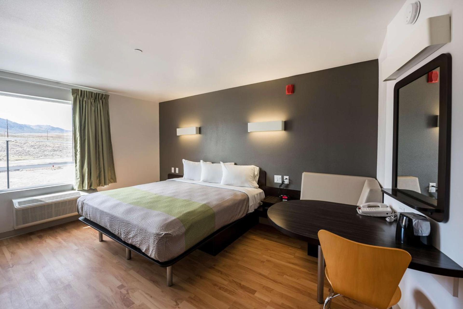 Studio 6-Mccarran, NV - Sparks - Tahoe - Reno Industrial Center photo 6