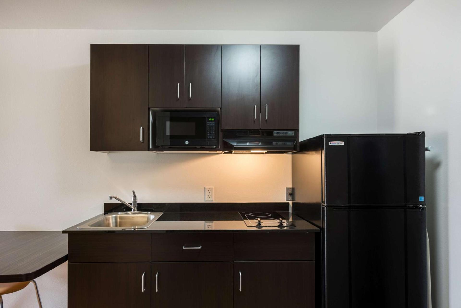 Studio 6-Mccarran, NV - Sparks - Tahoe - Reno Industrial Center photo 15