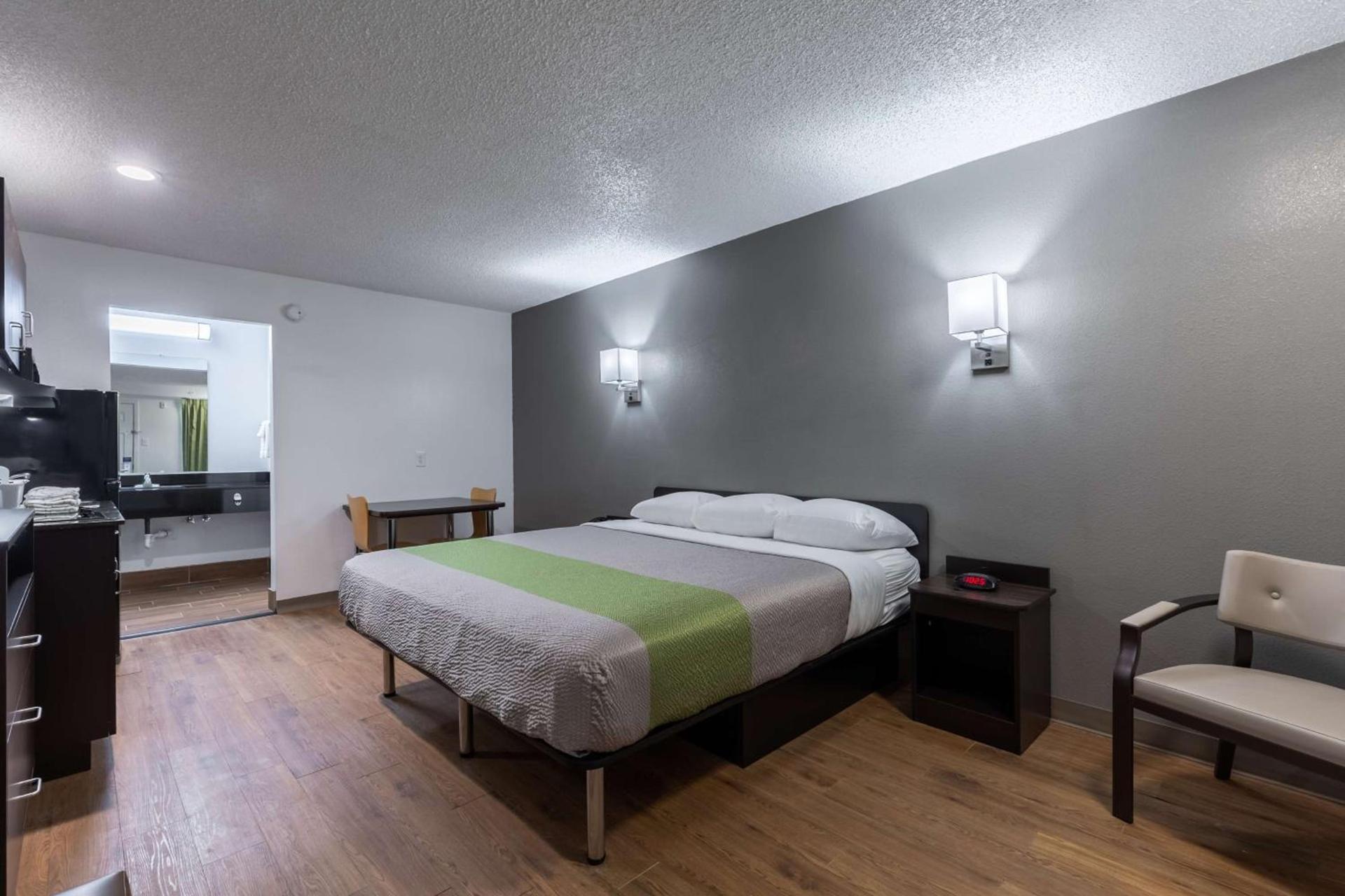 Studio 6-Bryan, TX - University Area photo 20
