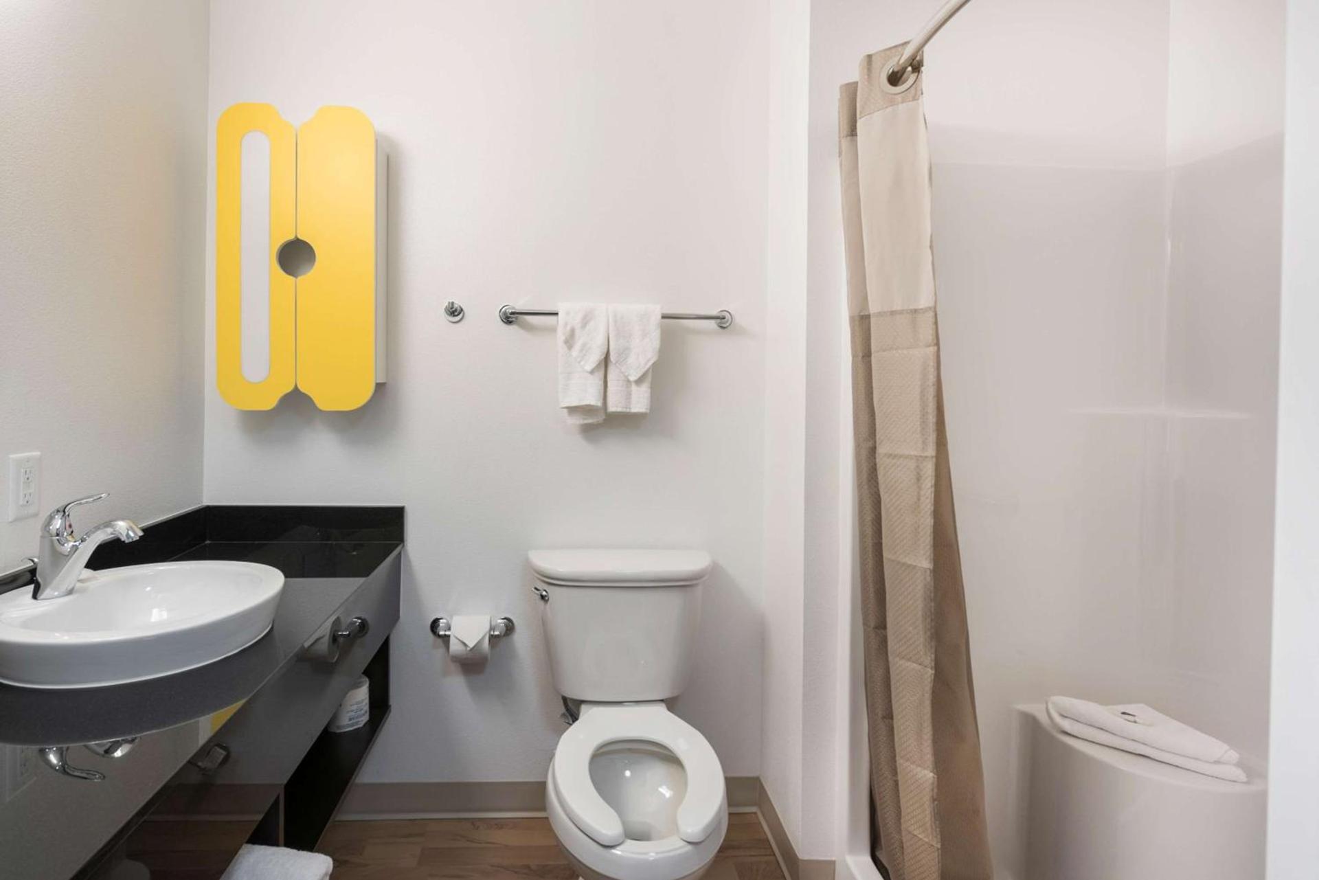 Studio 6-Mccarran, NV - Sparks - Tahoe - Reno Industrial Center photo 19