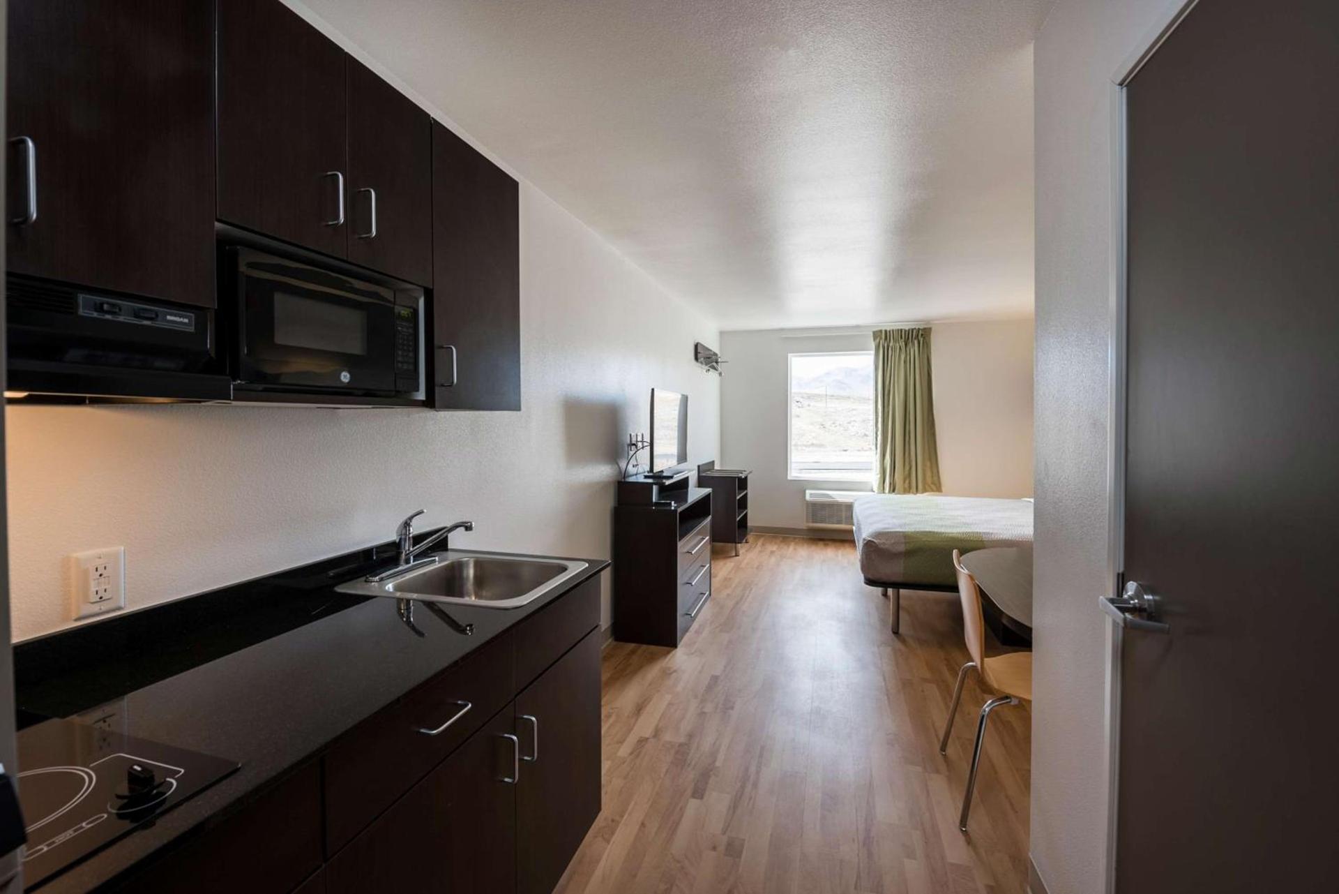 Studio 6-Mccarran, NV - Sparks - Tahoe - Reno Industrial Center photo 13
