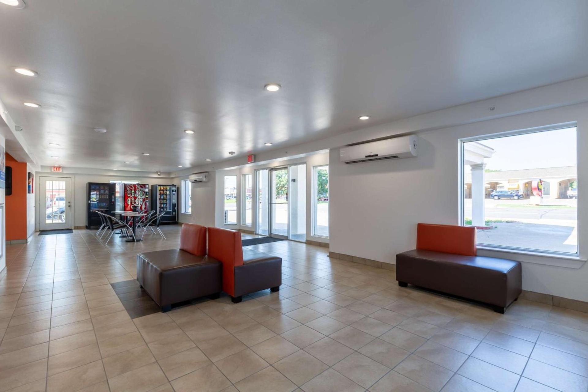 Studio 6-Bryan, TX - University Area photo 37