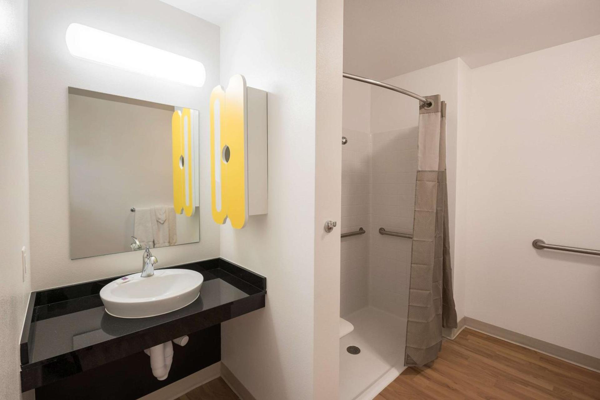 Studio 6-Mccarran, NV - Sparks - Tahoe - Reno Industrial Center photo 18