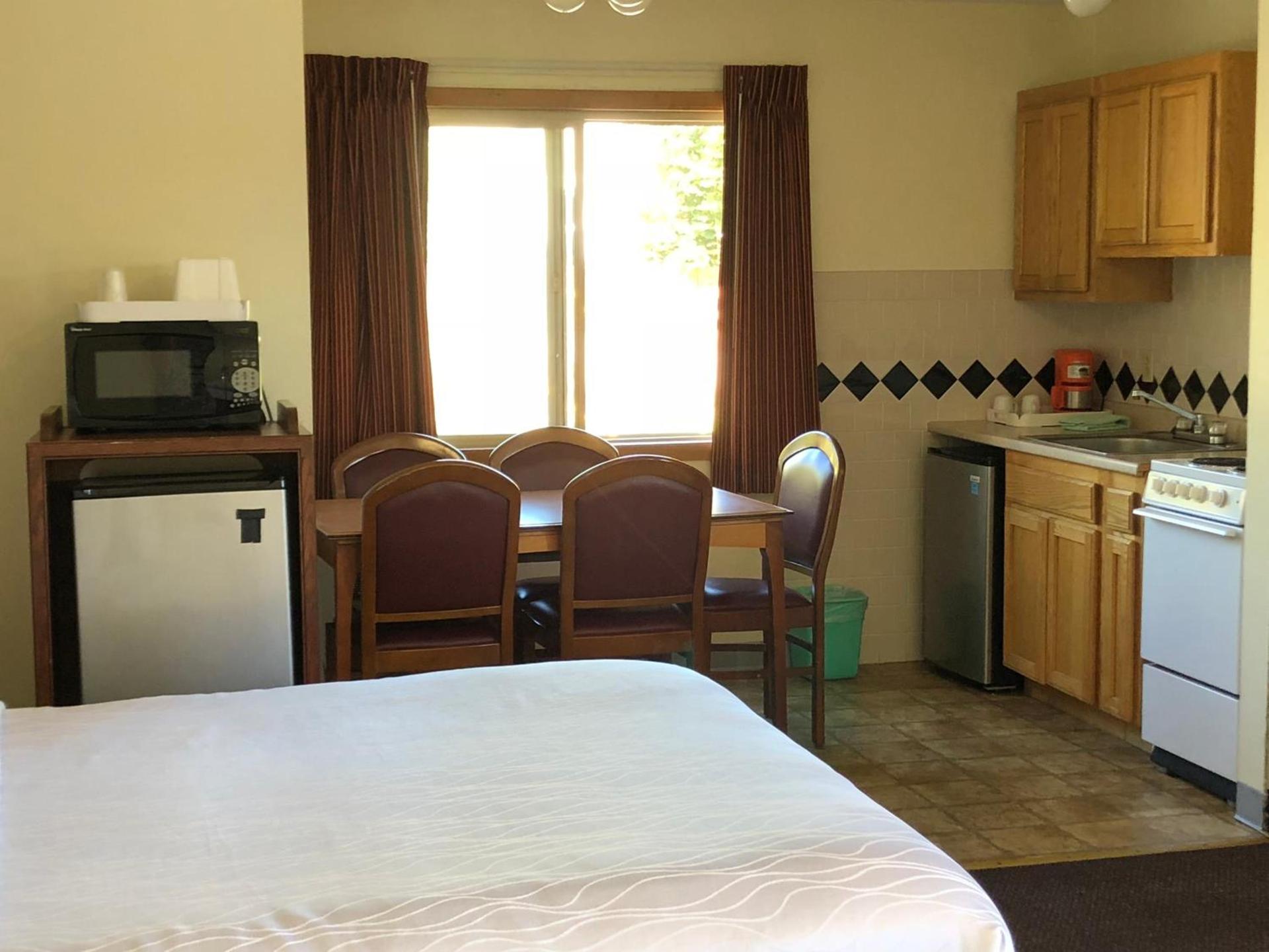 Monticello Motel photo 10