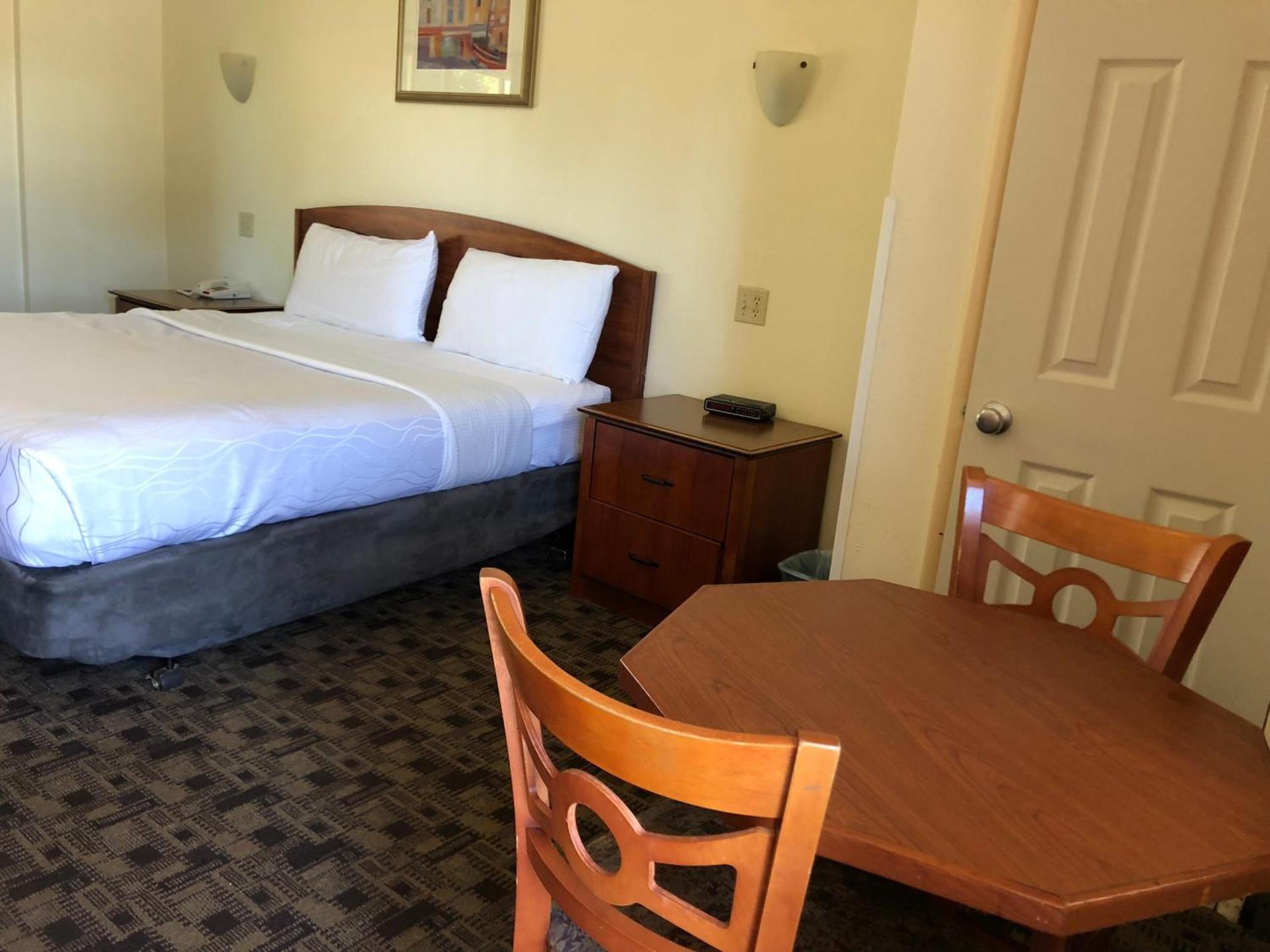 Monticello Motel photo 5