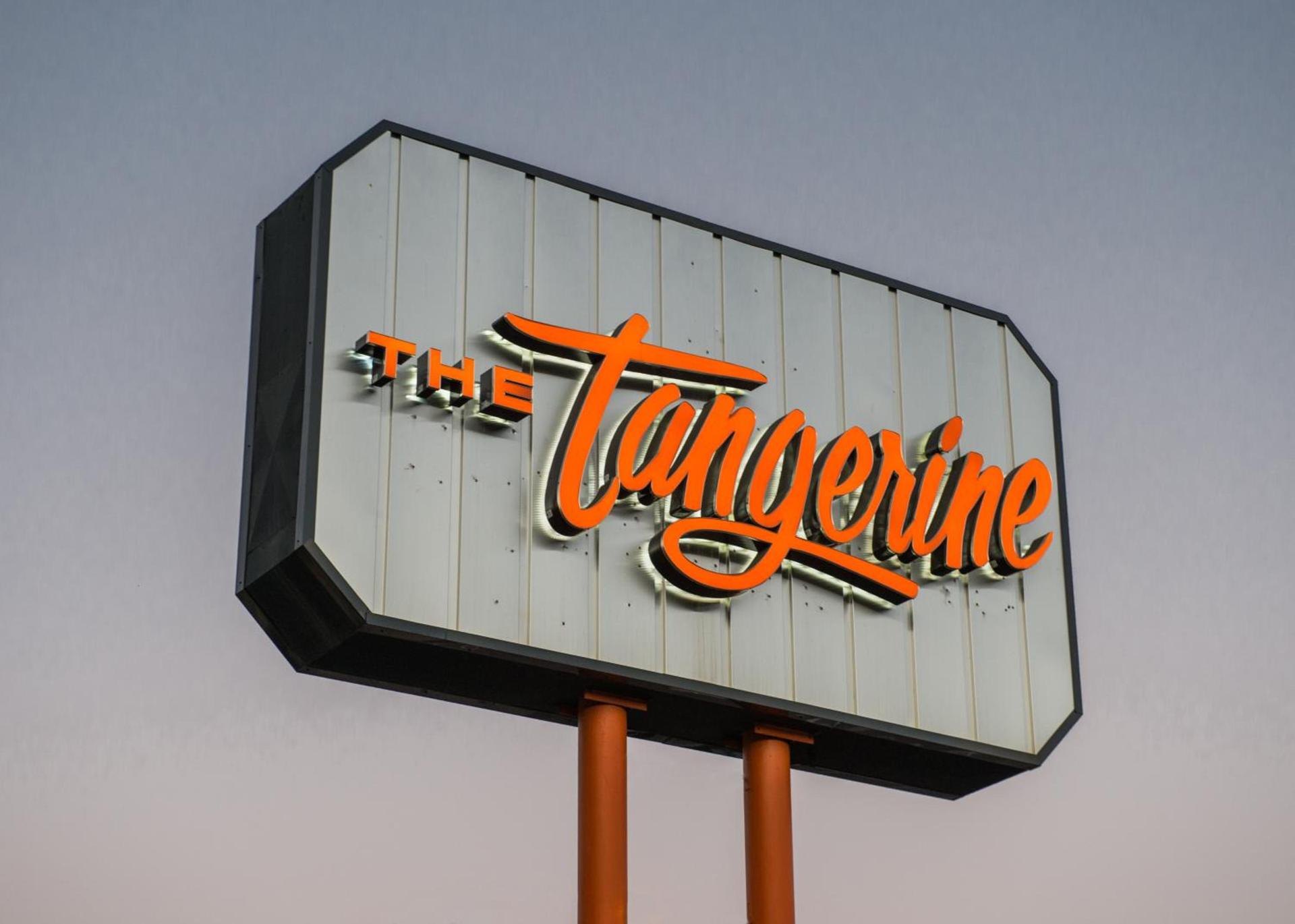 The Tangerine - a Burbank Hotel photo 25