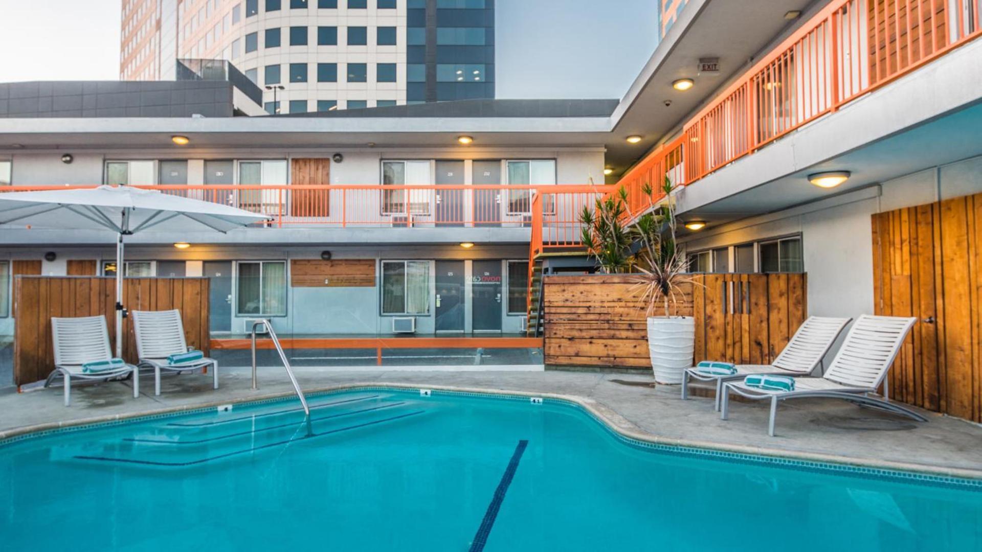 The Tangerine - a Burbank Hotel photo 26