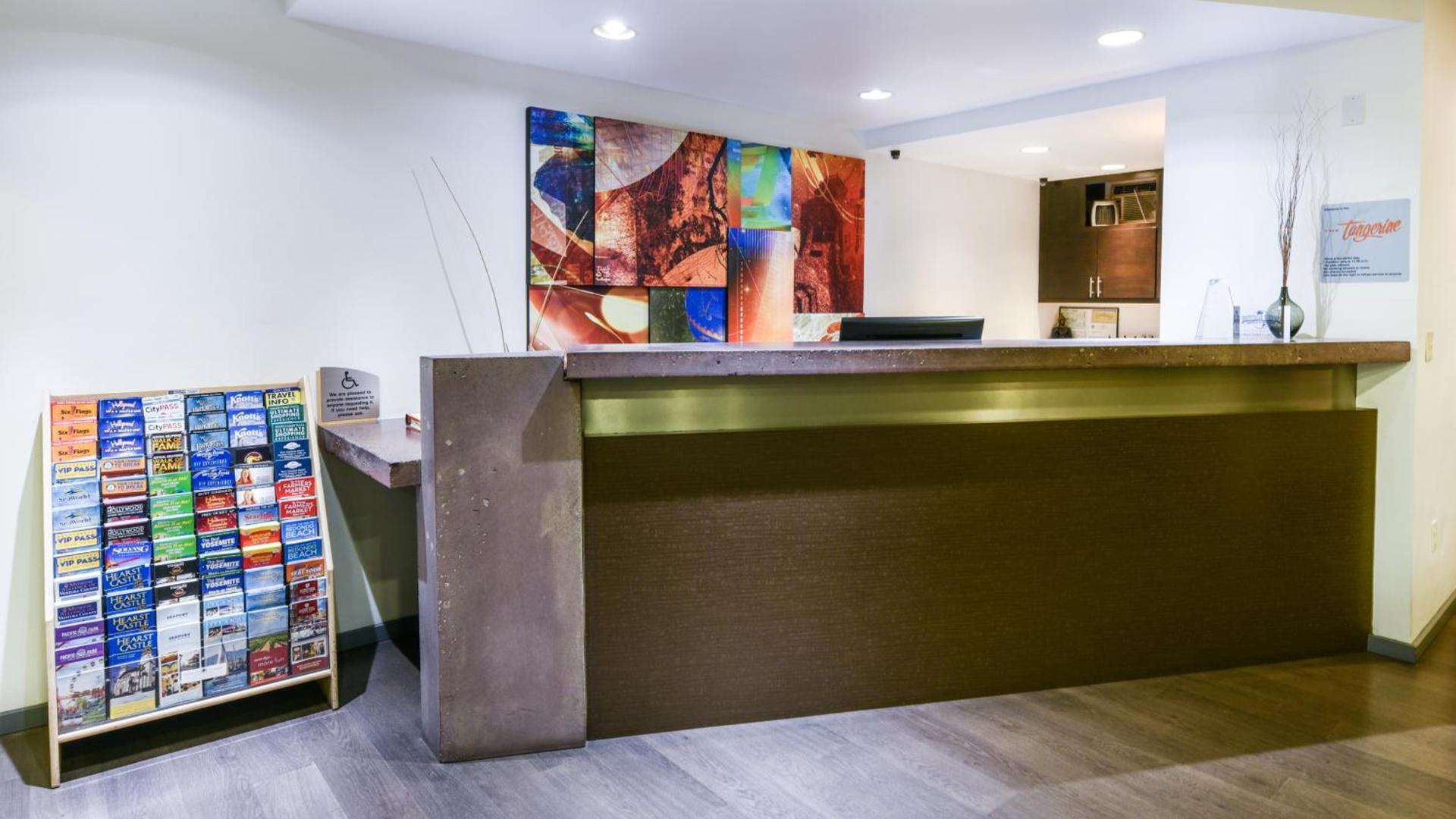 The Tangerine - a Burbank Hotel photo 29