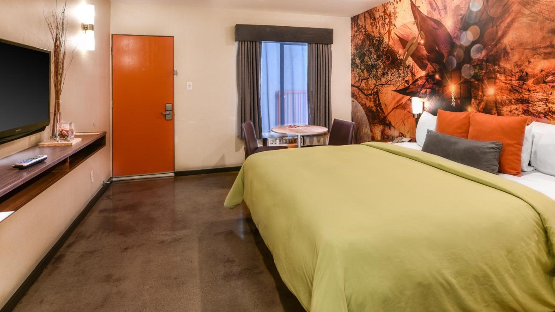 The Tangerine - a Burbank Hotel photo 15