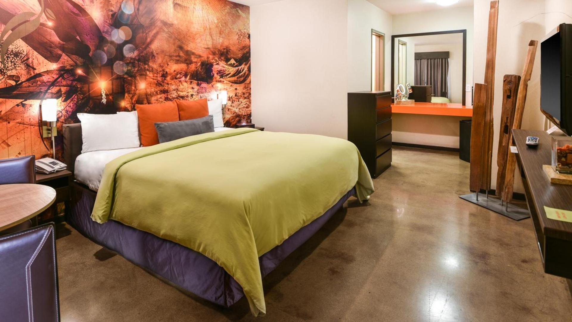 The Tangerine - a Burbank Hotel photo 17