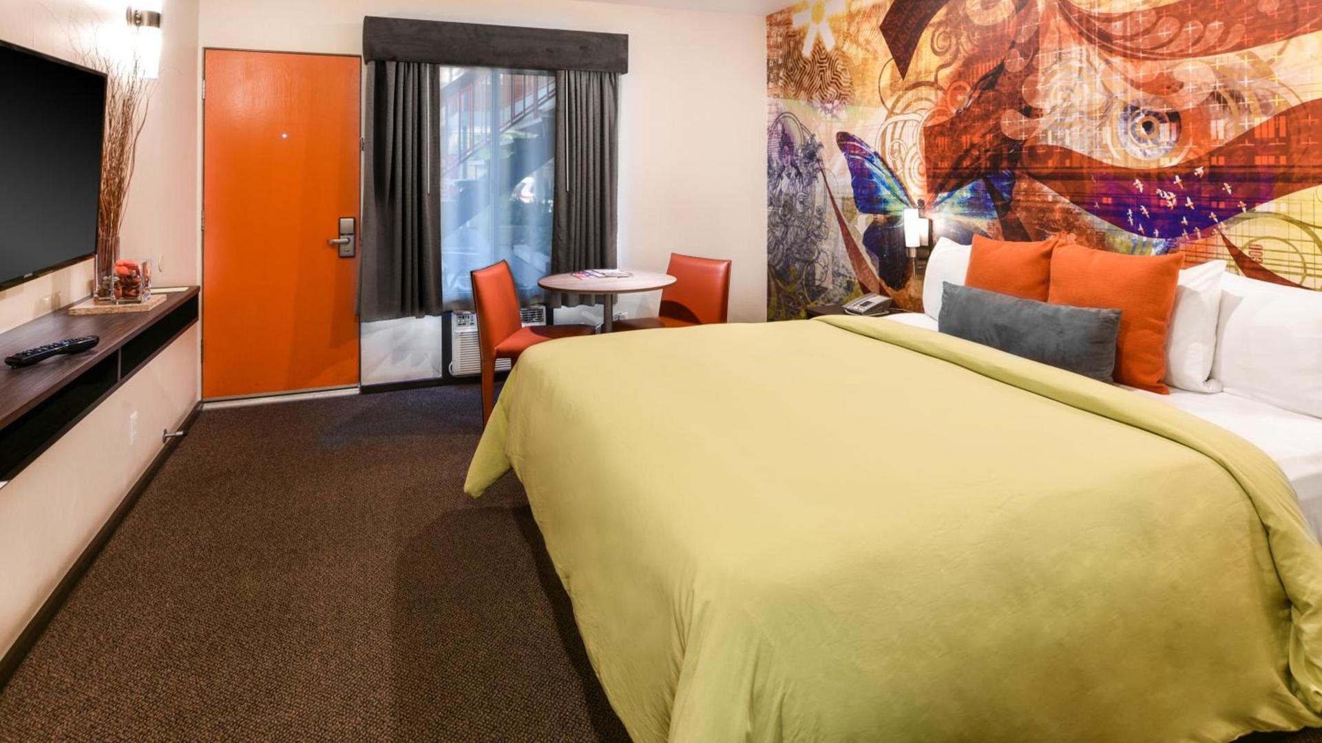 The Tangerine - a Burbank Hotel photo 20