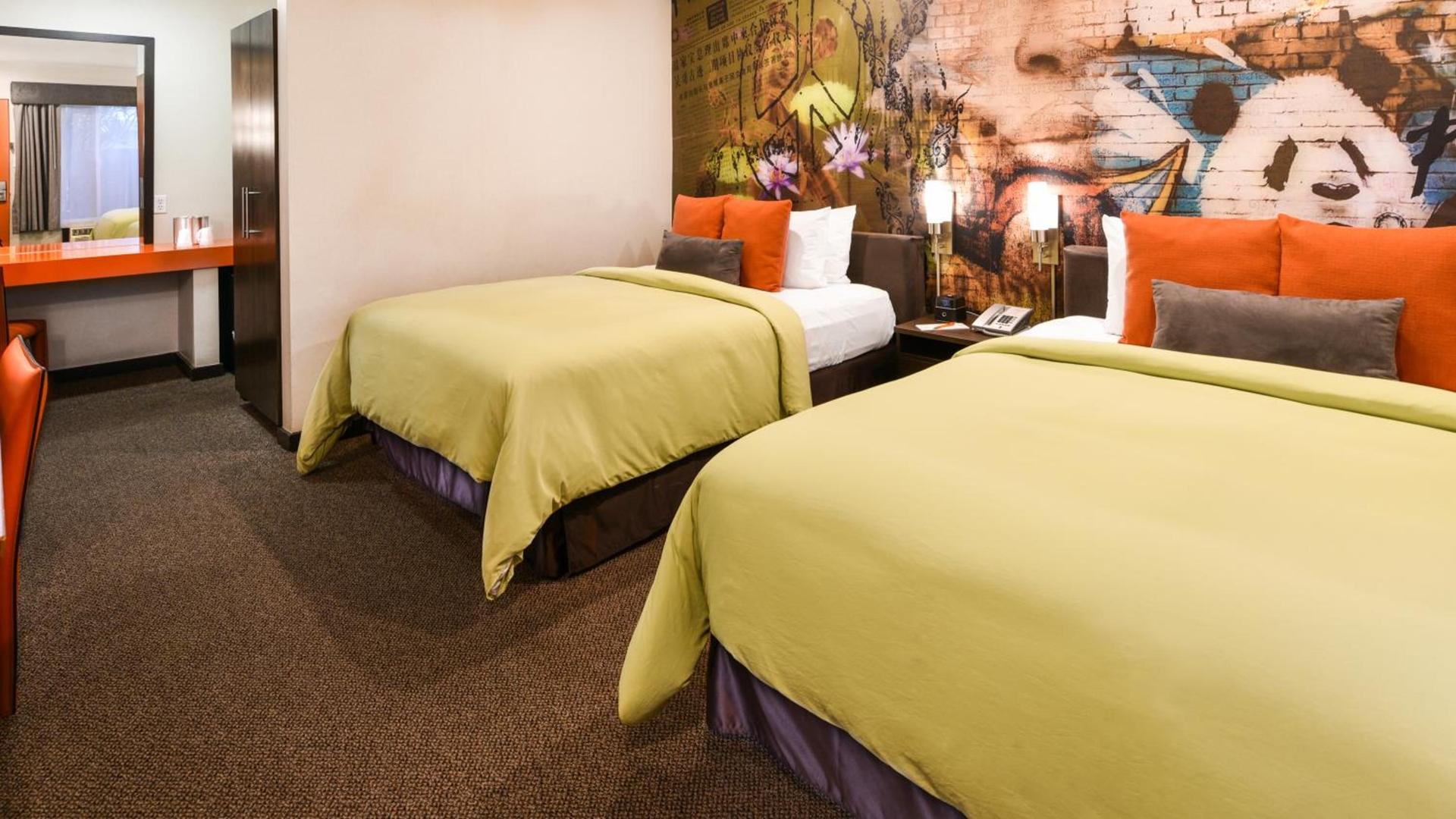 The Tangerine - a Burbank Hotel photo 6