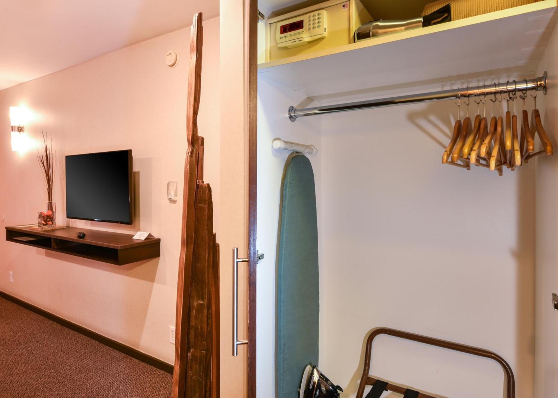 The Tangerine - a Burbank Hotel photo 14