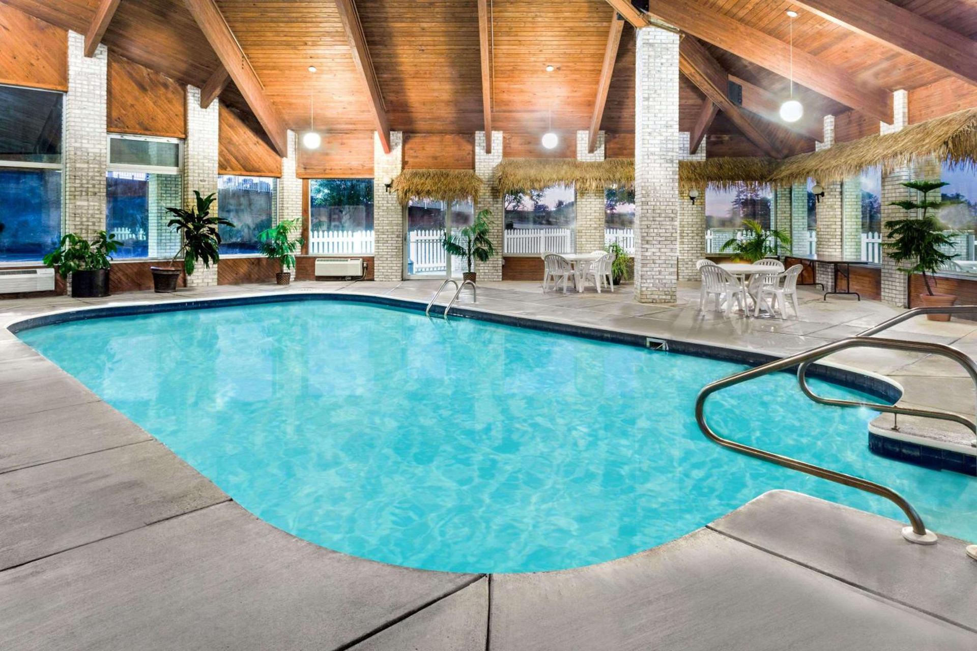 Days Inn by Wyndham Jackson photo 4