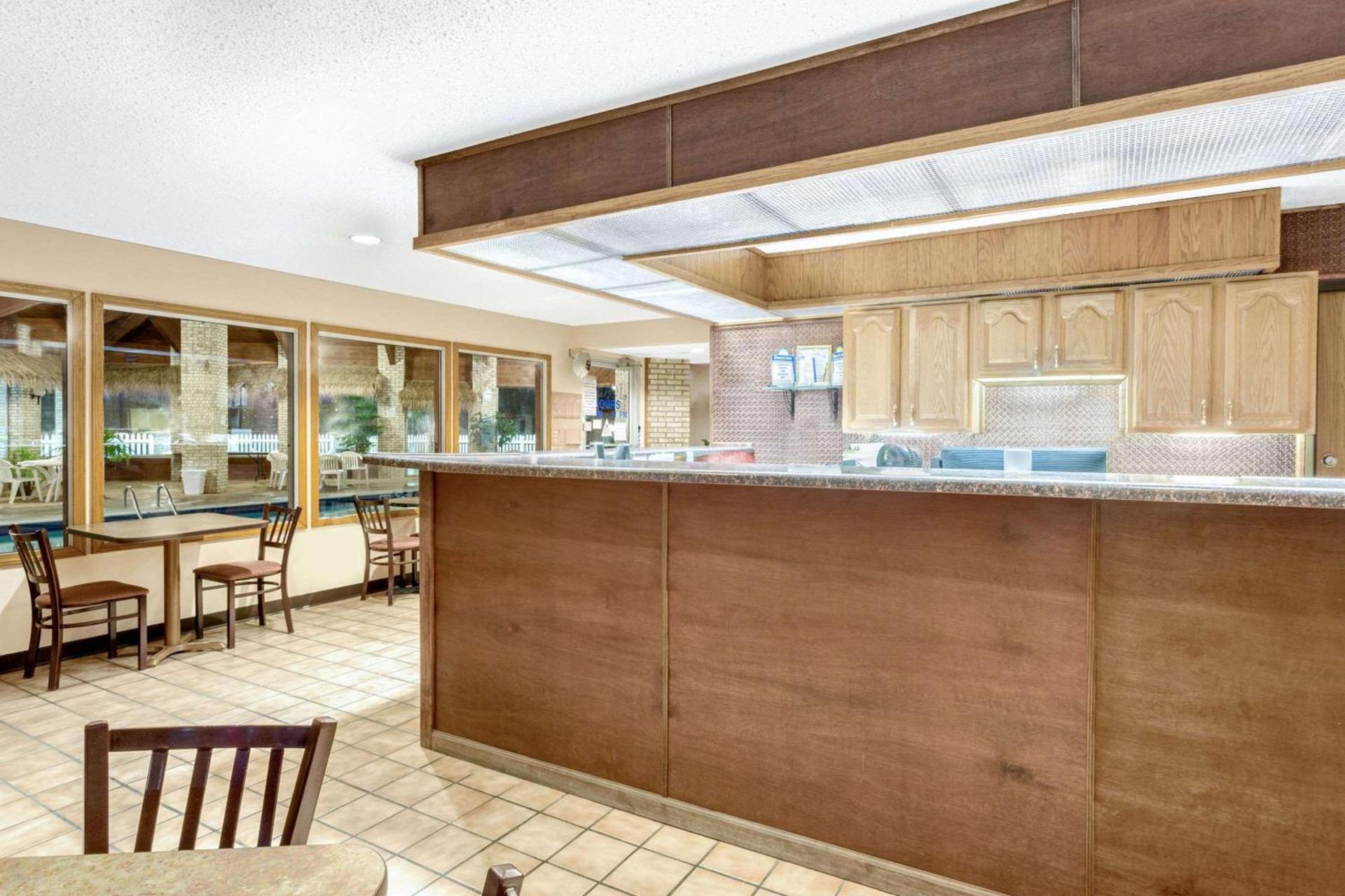 Days Inn by Wyndham Jackson photo 3