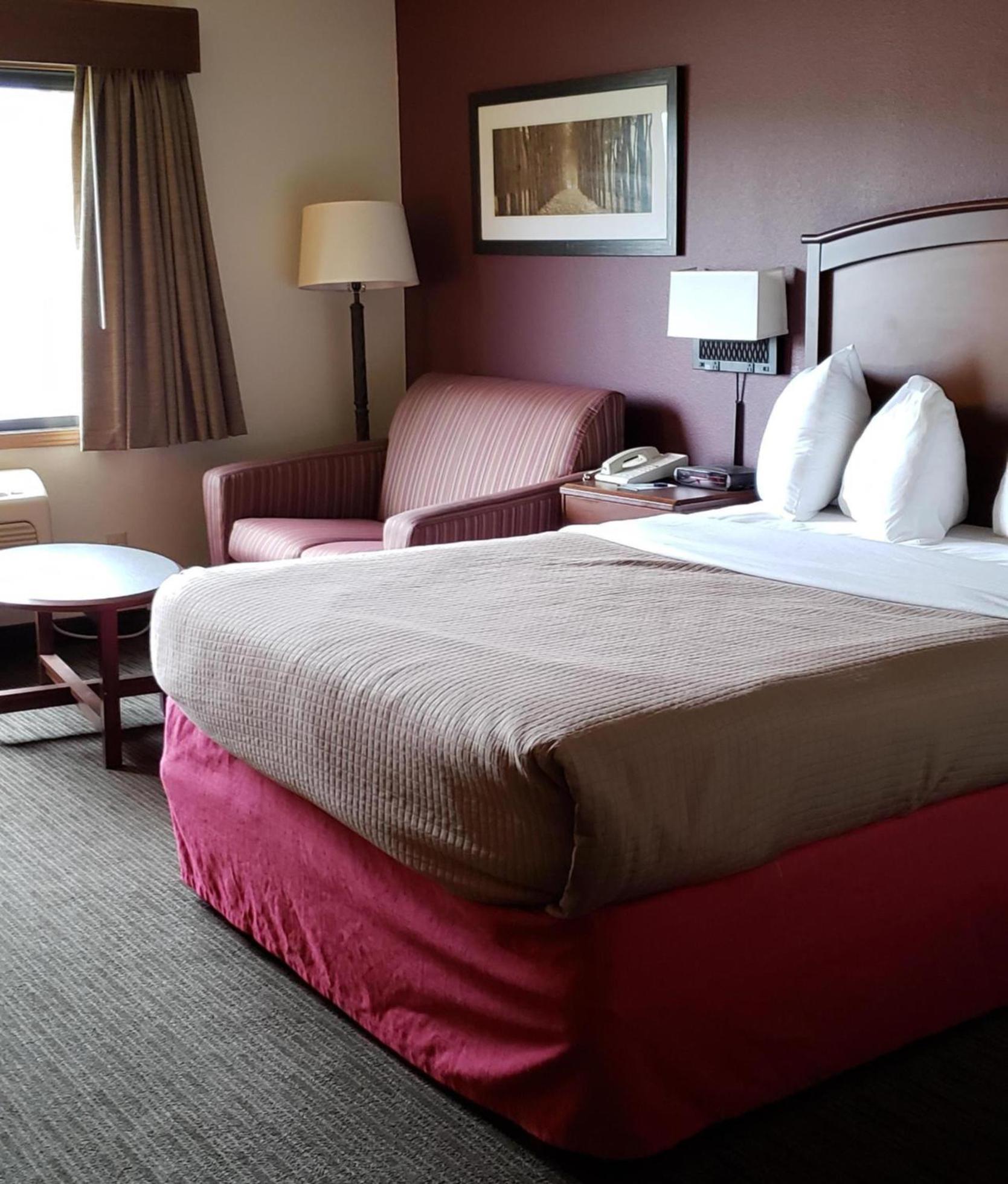 AmericInn by Wyndham Kearney photo 14