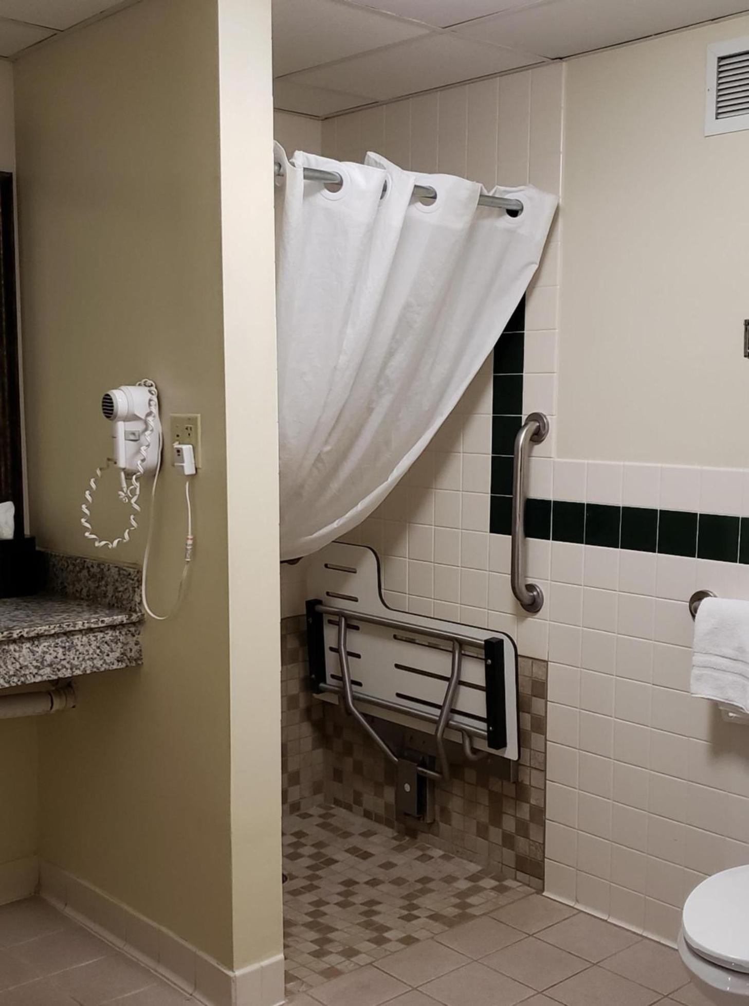AmericInn by Wyndham Kearney photo 13