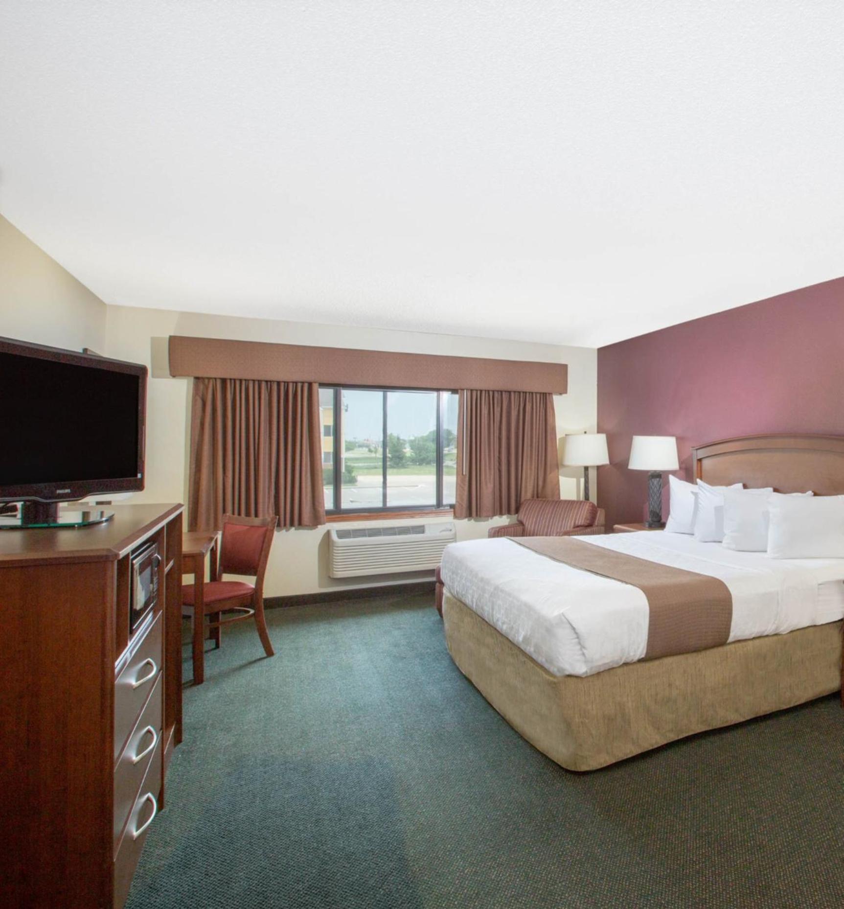 AmericInn by Wyndham Kearney photo 15