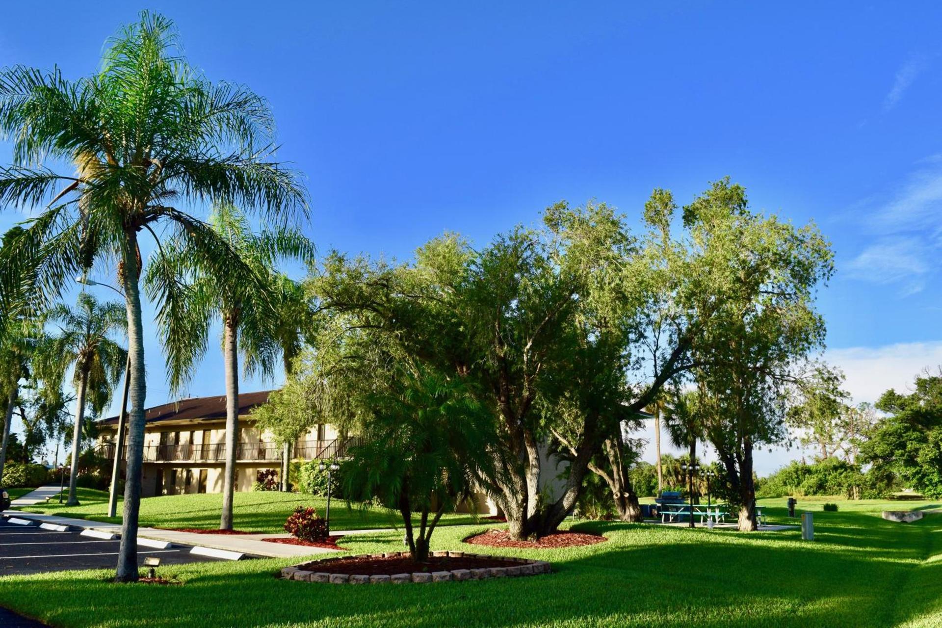 Lehigh Resort Club, a VRI resort photo 3