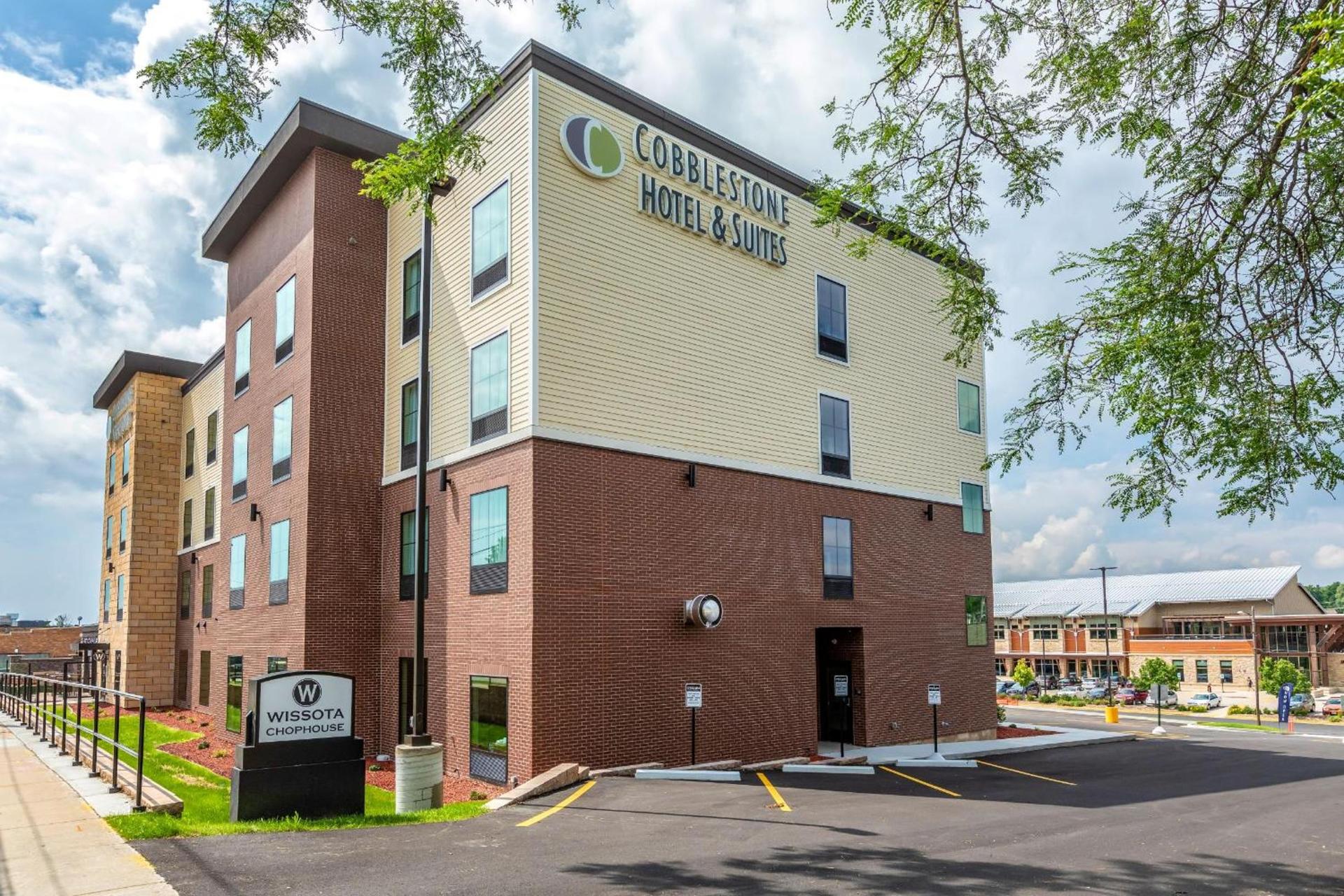 Cobblestone Hotel & Suites Hartford photo 8