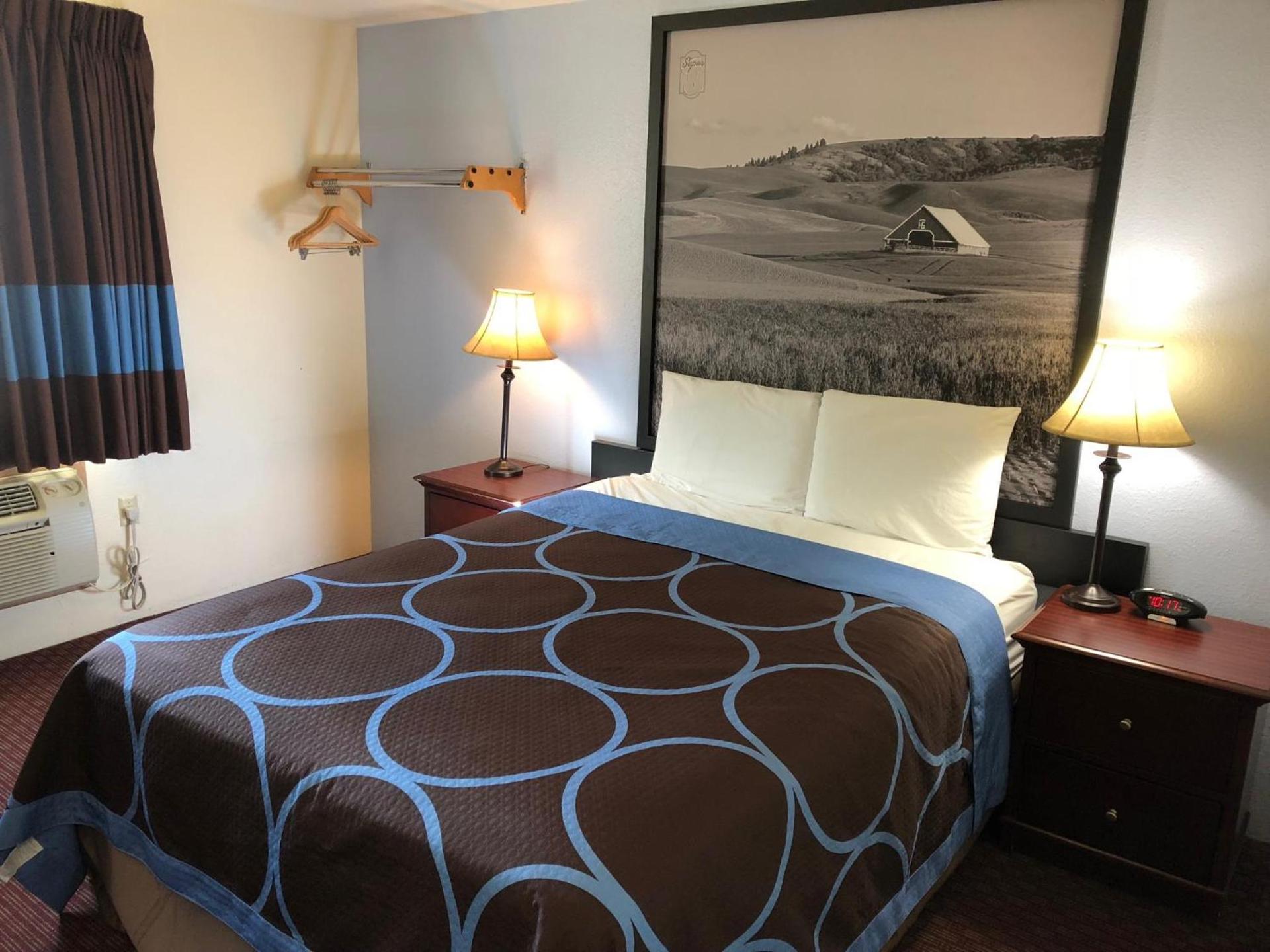 Super 8 by Wyndham Lewiston photo 19