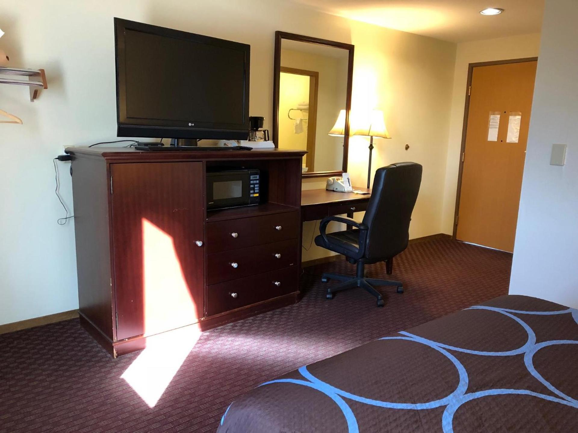 Super 8 by Wyndham Lewiston photo 25