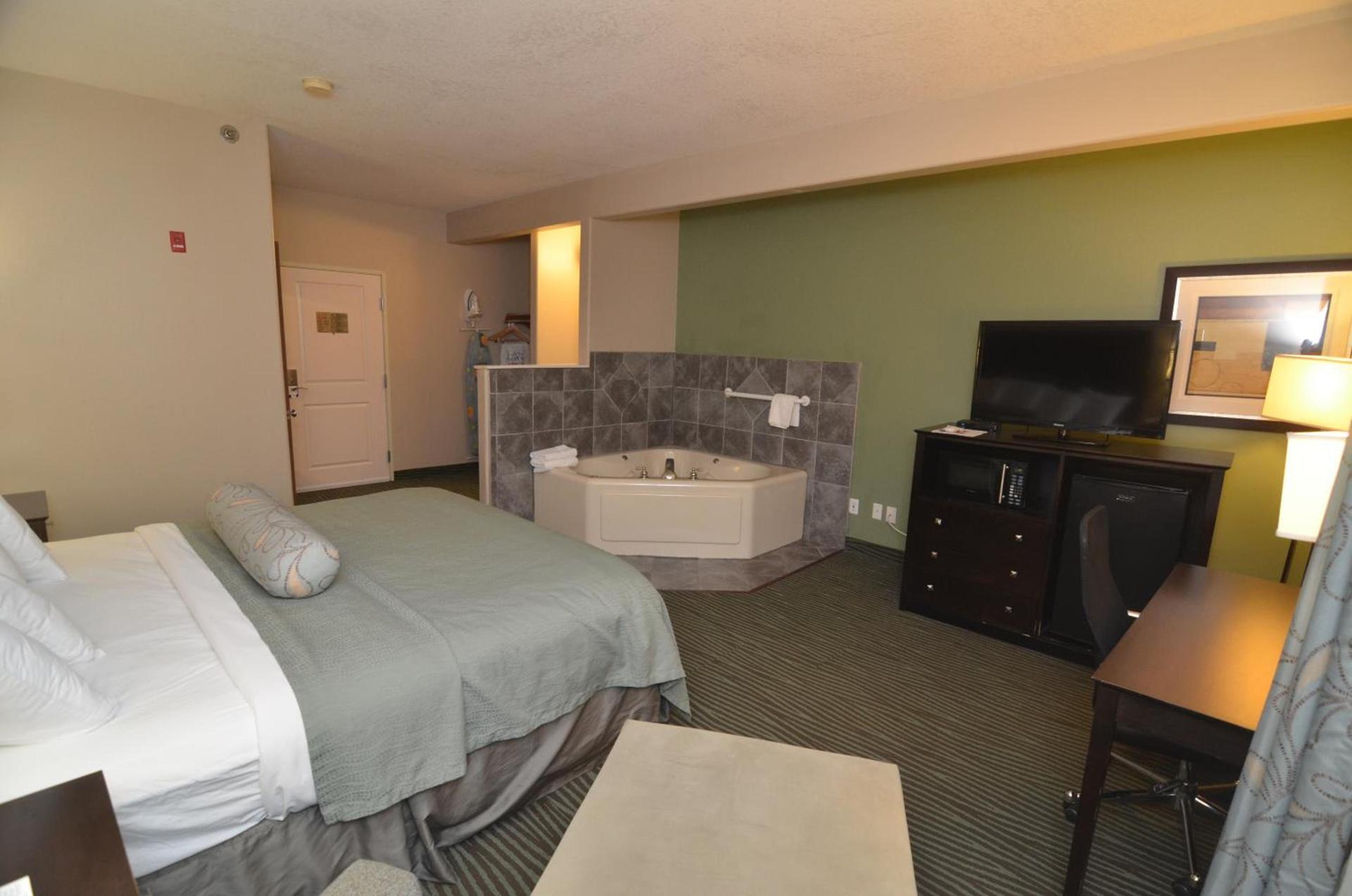 AmericInn by Wyndham Des Moines Airport photo 49