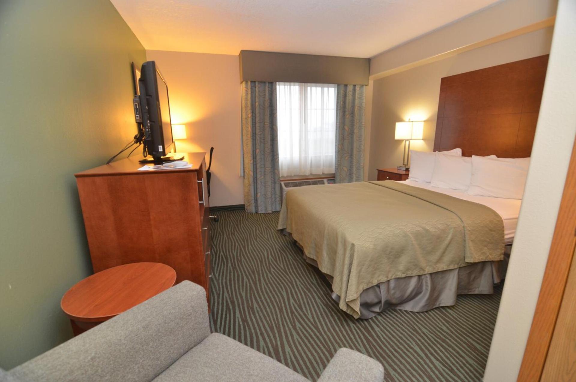 AmericInn by Wyndham Des Moines Airport photo 11