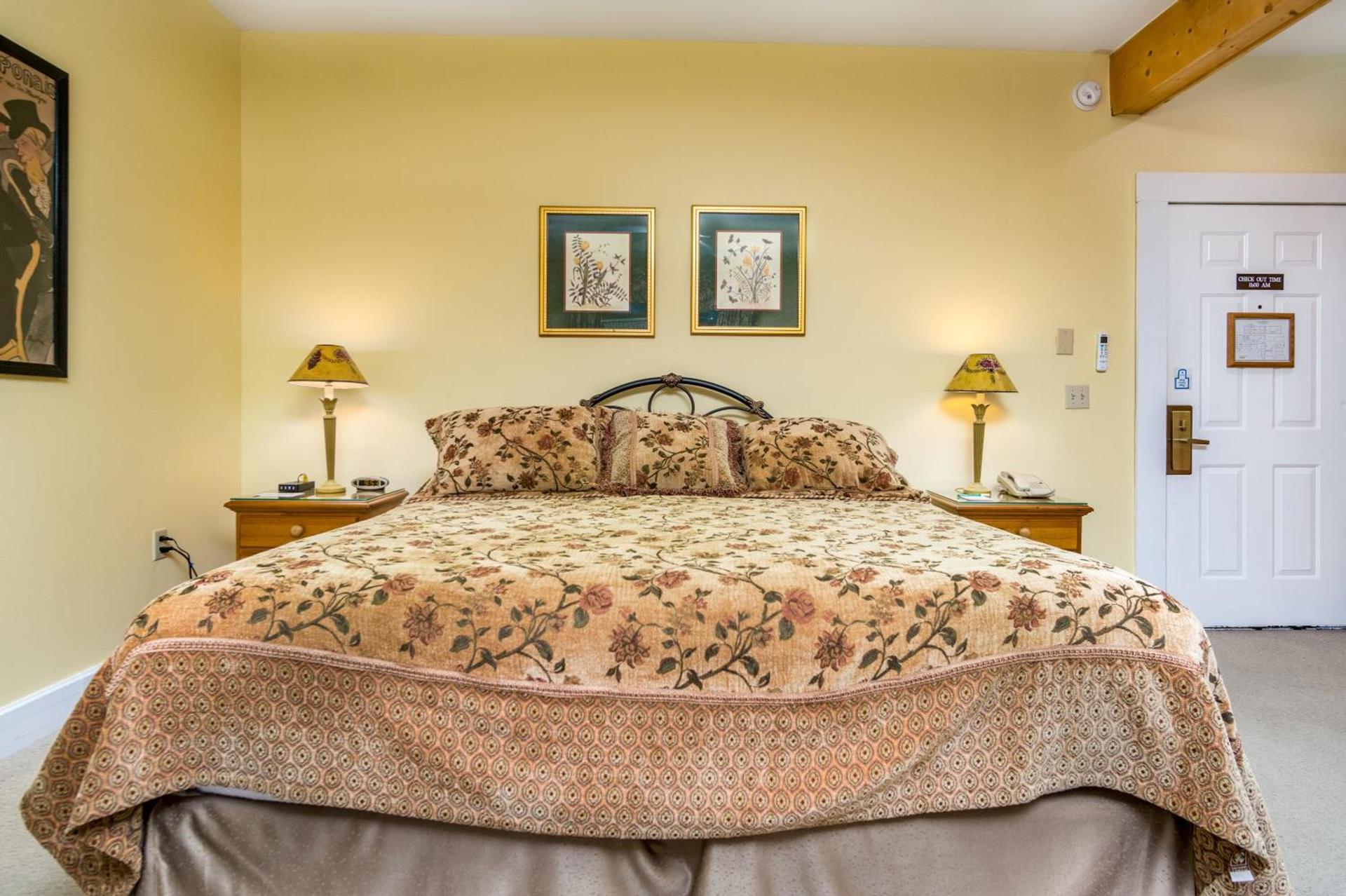 Highland Lake Inn & Resort - Flat Rock photo 50