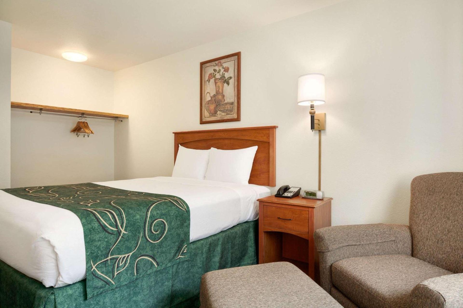 Travelodge by Wyndham Dunsmuir photo 10