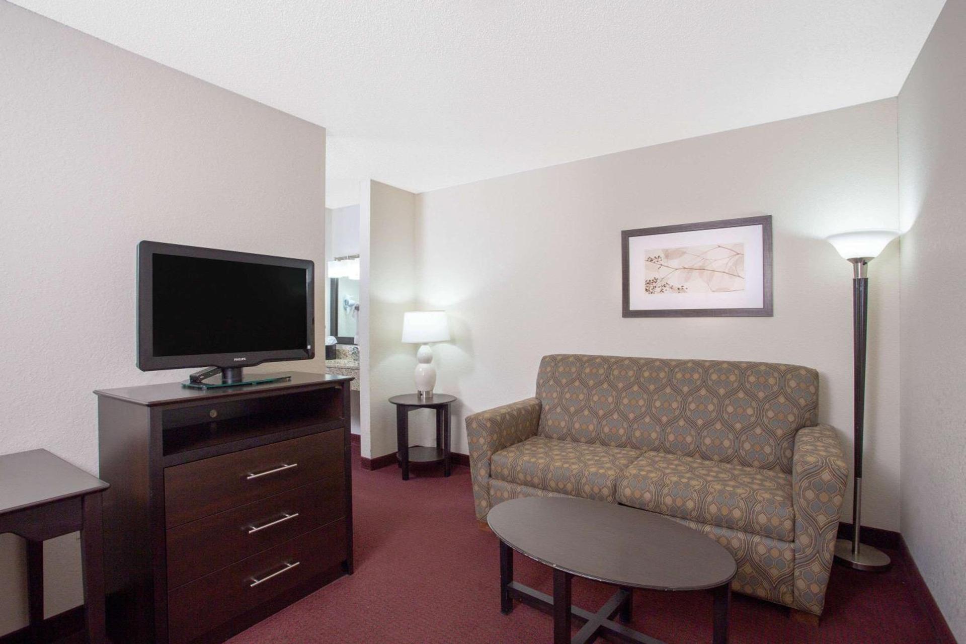 AmericInn by Wyndham Hayward photo 13