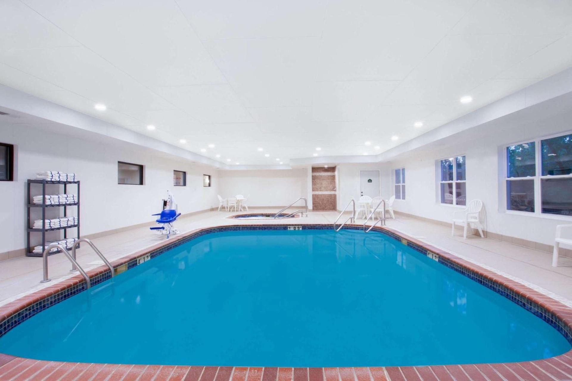 Wingate by Wyndham Columbia photo 5