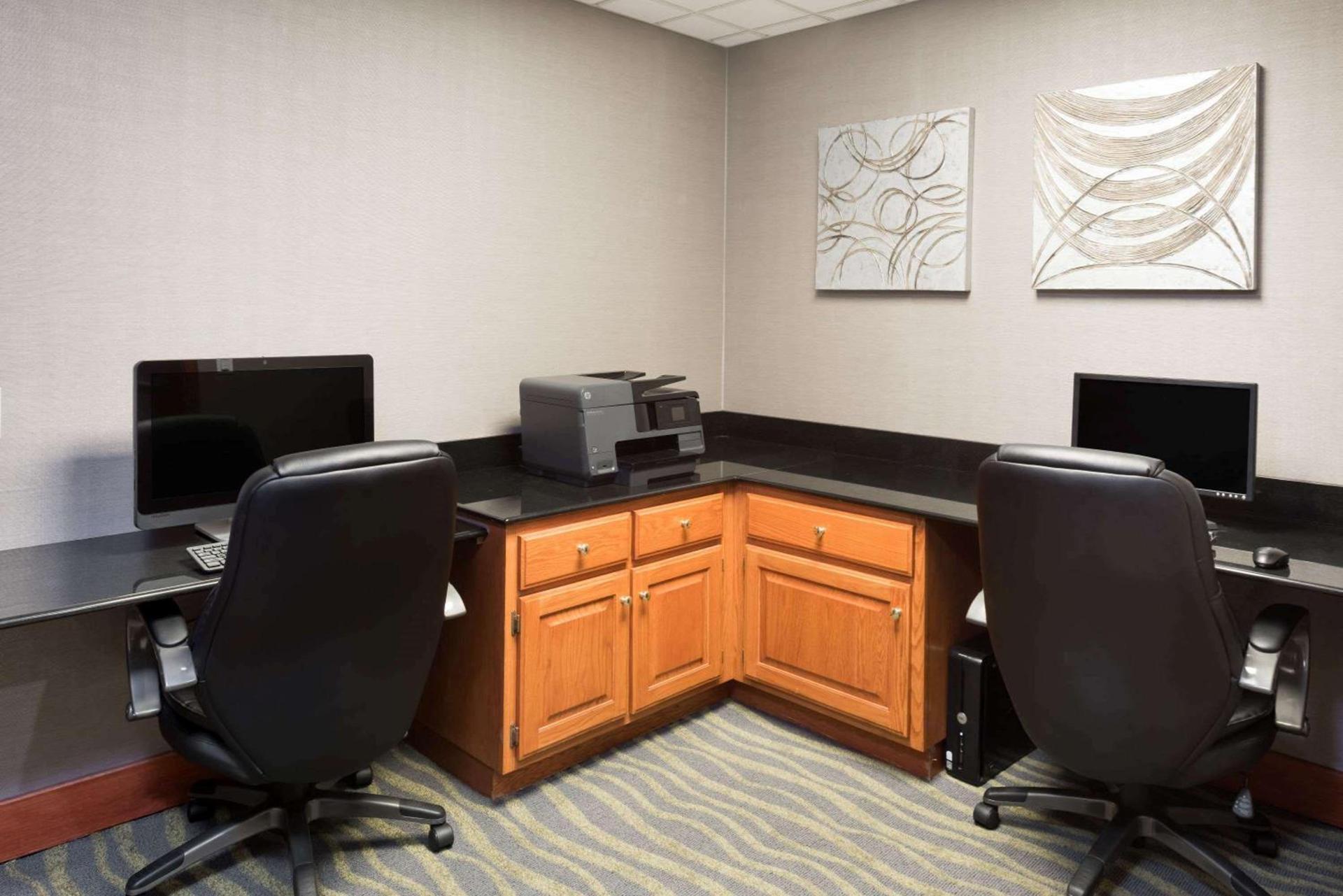 Wingate by Wyndham Columbia photo 14