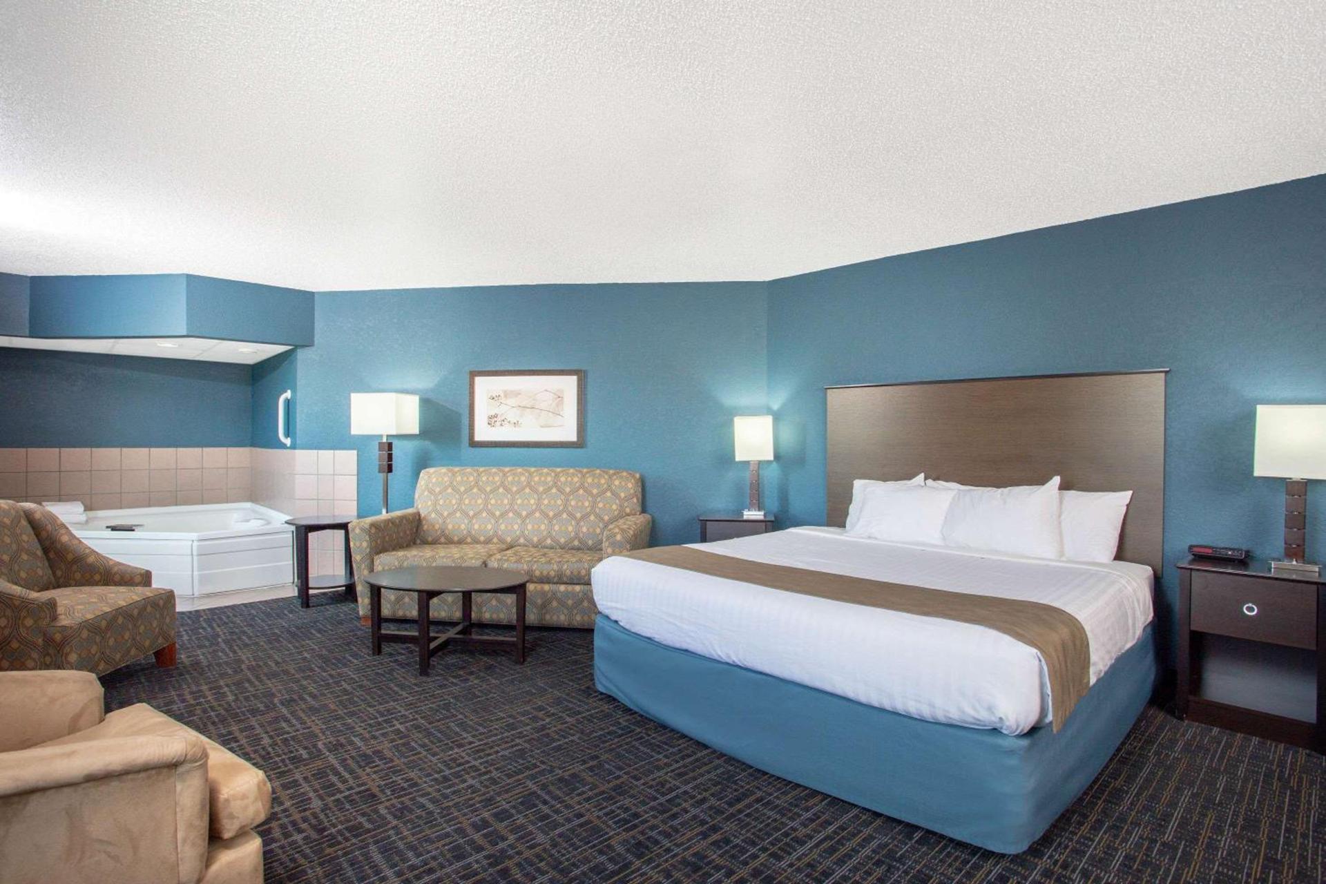 AmericInn by Wyndham Hayward photo 15