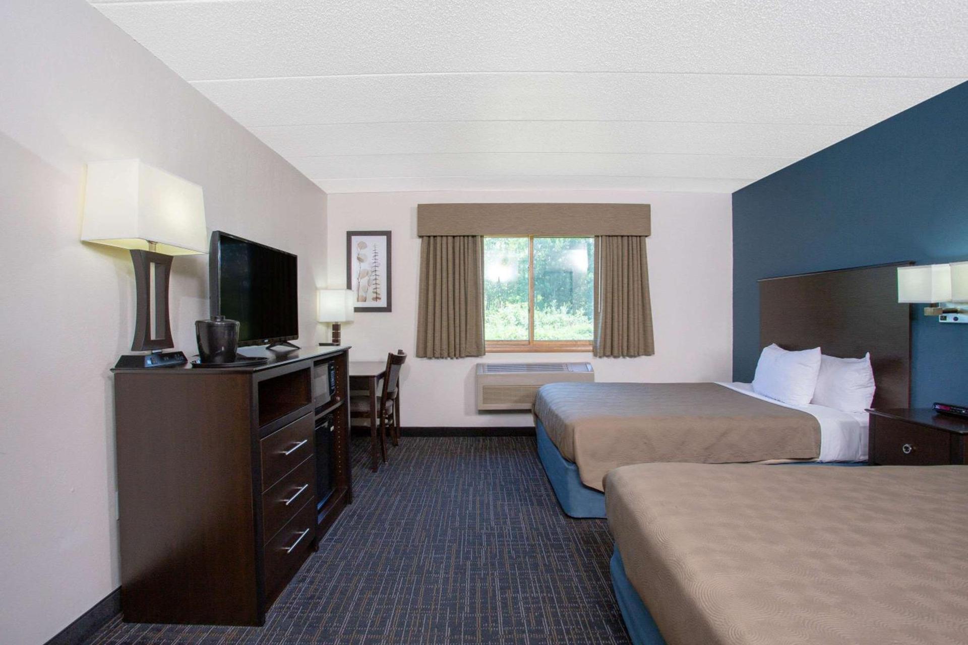 AmericInn by Wyndham Hayward photo 8