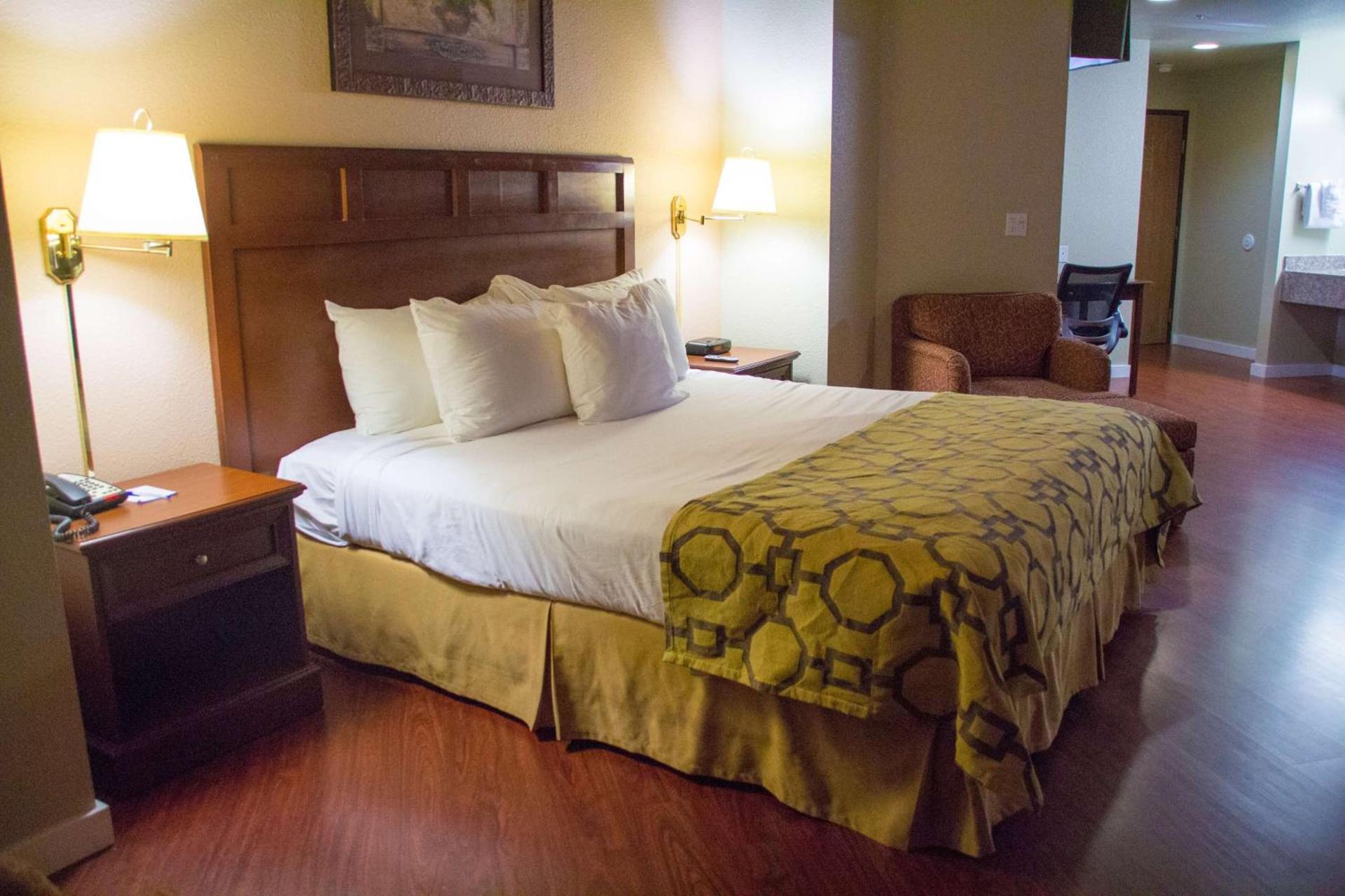 Baymont by Wyndham Yreka photo 18