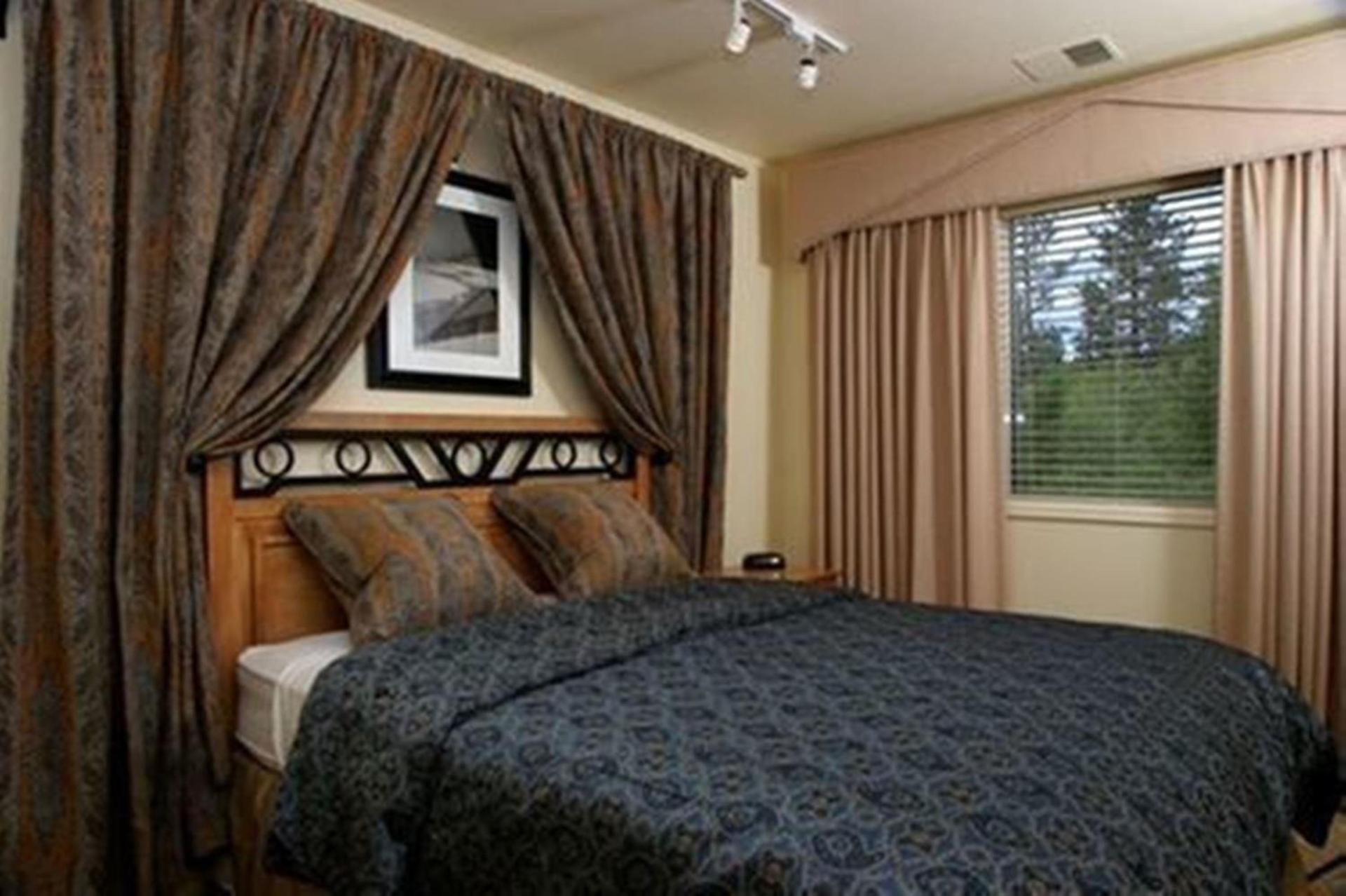 Lodge at Kingsbury Crossing photo 7