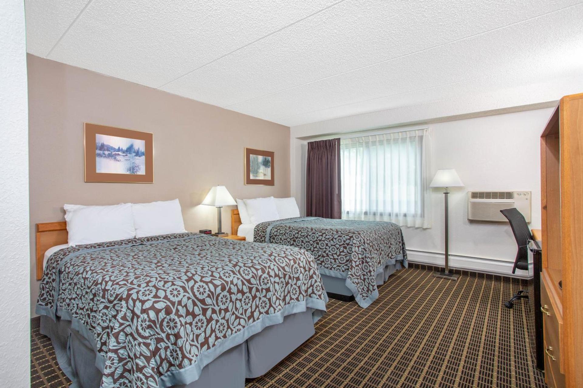 Days Inn by Wyndham Fond du Lac photo 19