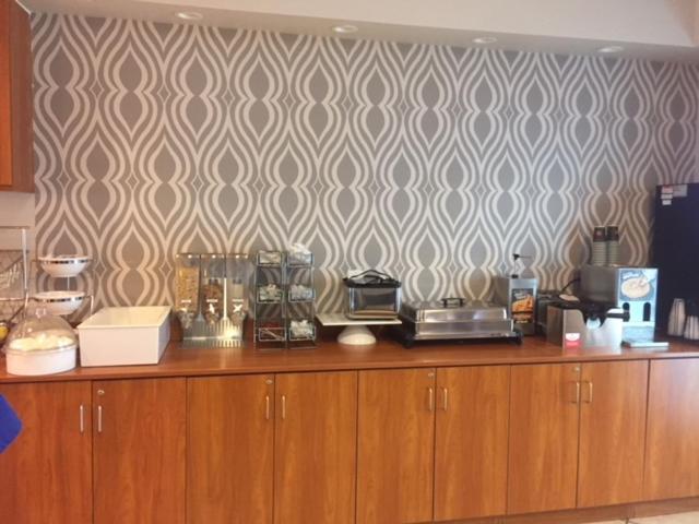 Microtel Inn & Suites by Wyndham Port Charlotte Punta Gorda photo 17