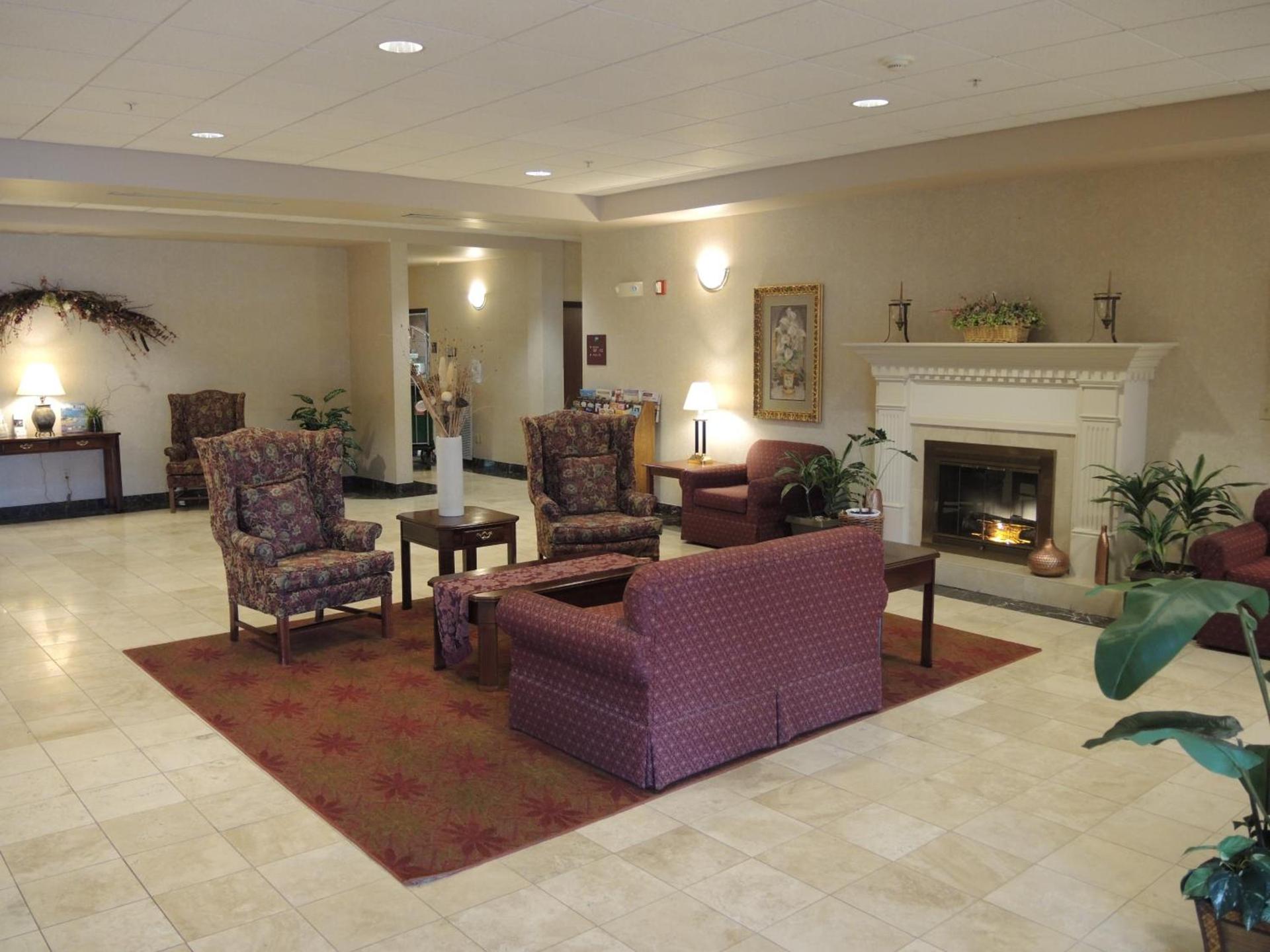 Evergreen Inn & Suites photo 11