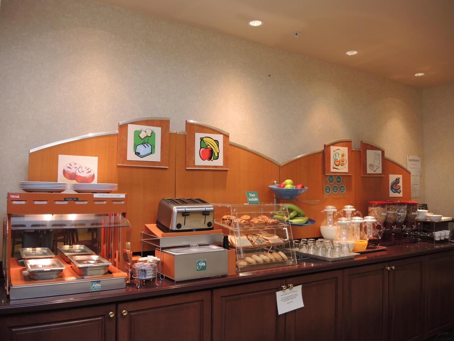 Evergreen Inn & Suites photo 13